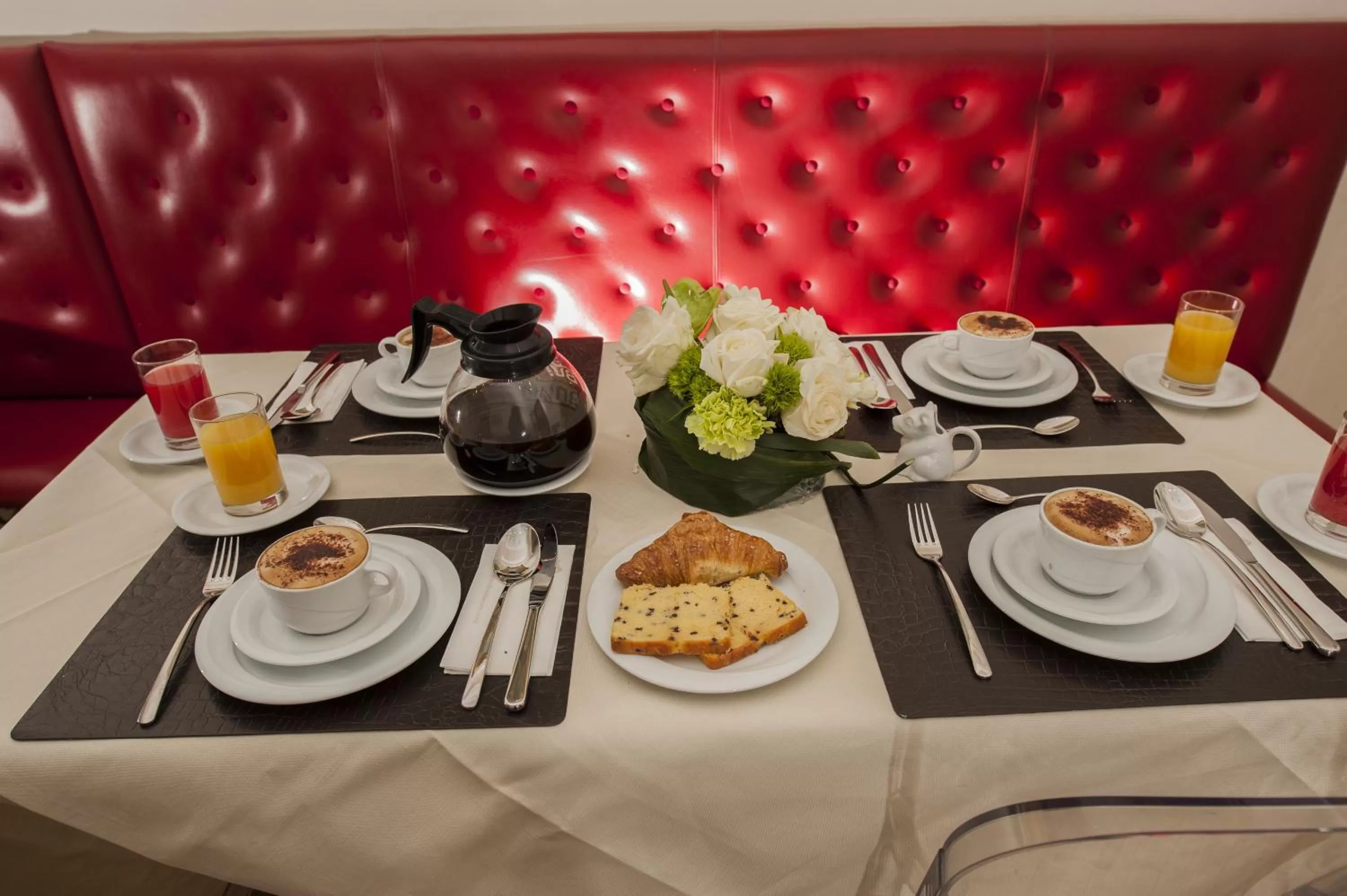 Food and drinks in Hotel Navona