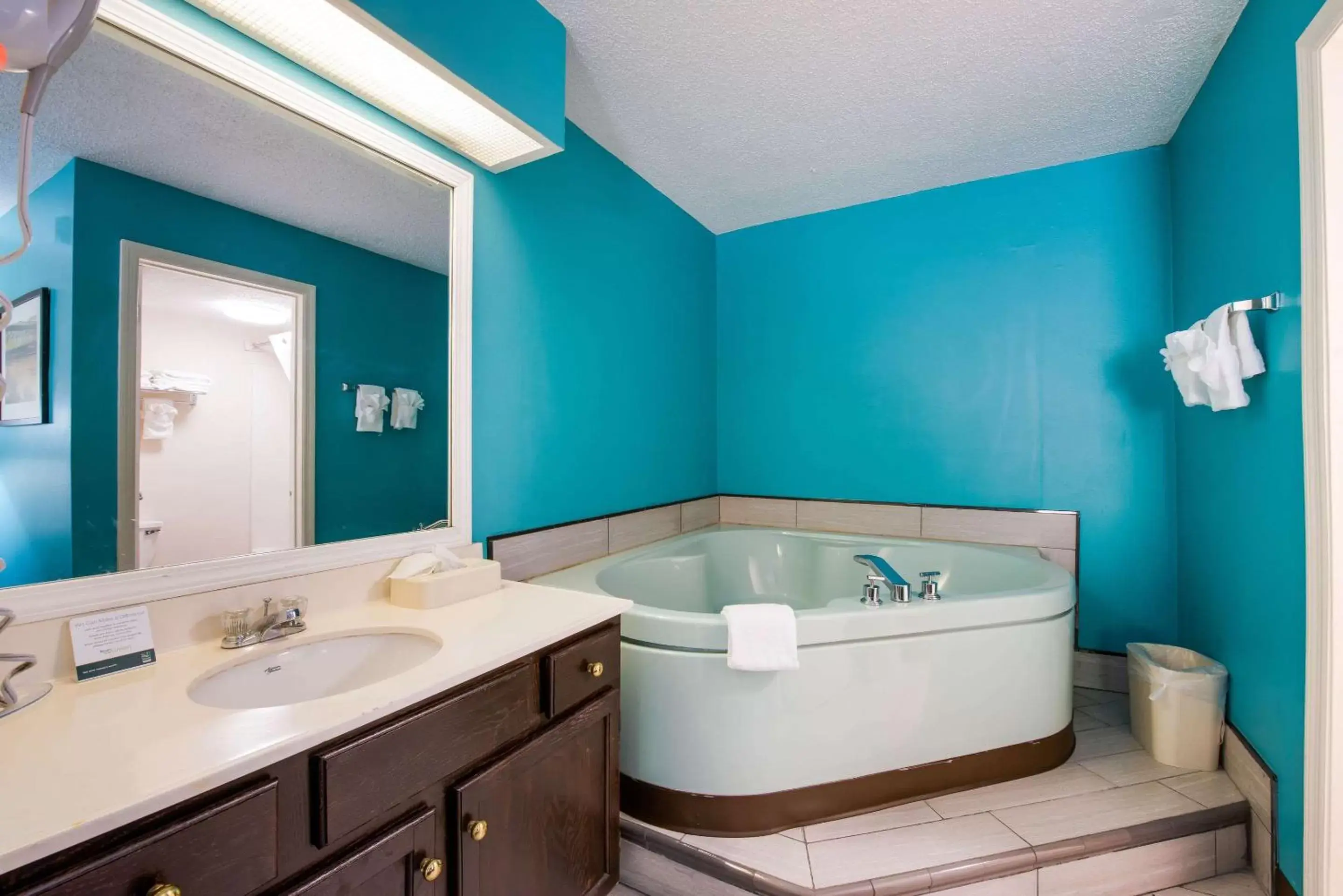 Photo of the whole room, Bathroom in Quality Inn & Suites Rockingham