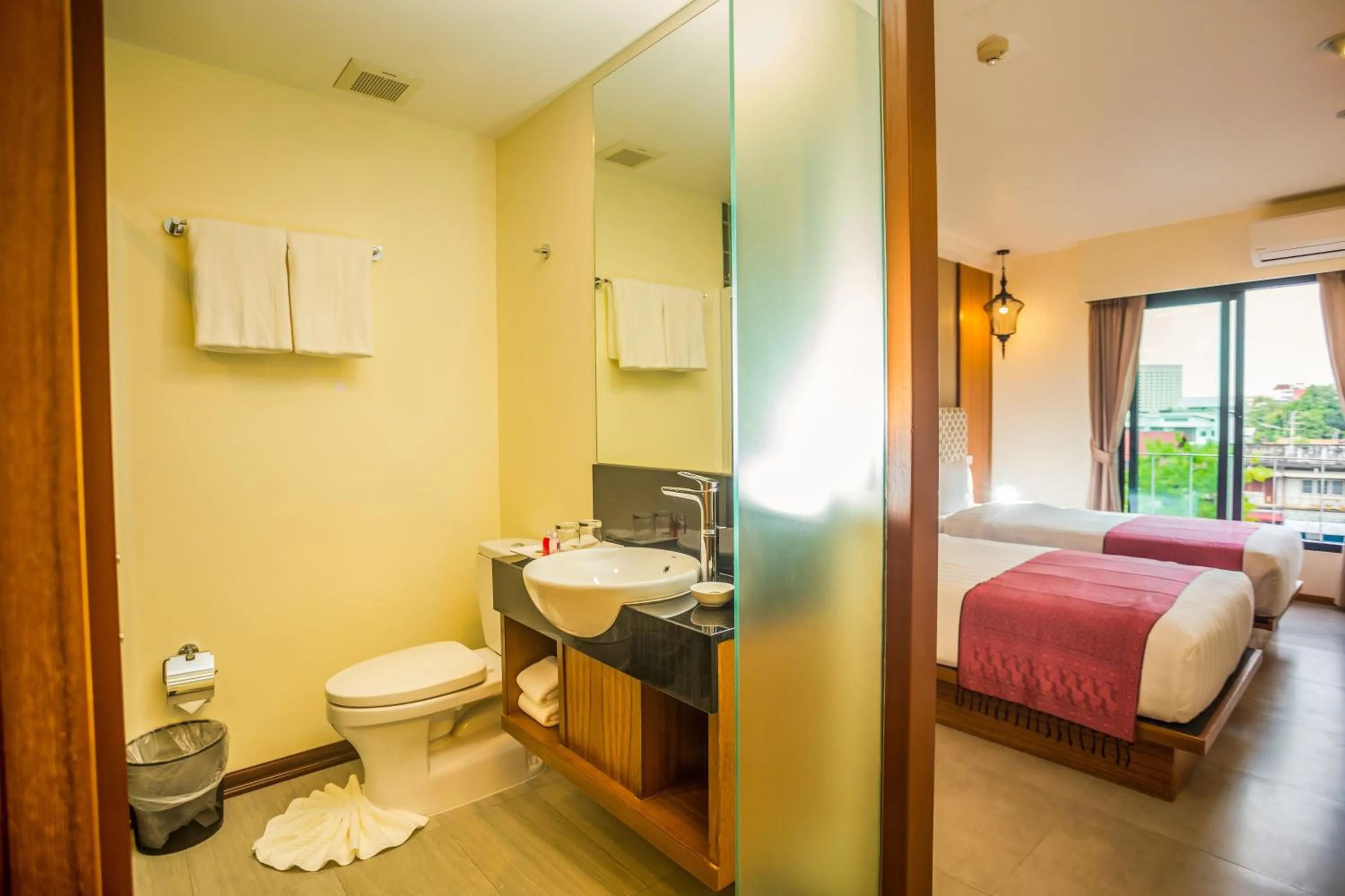 Bathroom, Bed in The Signature Hotel @ Thapae