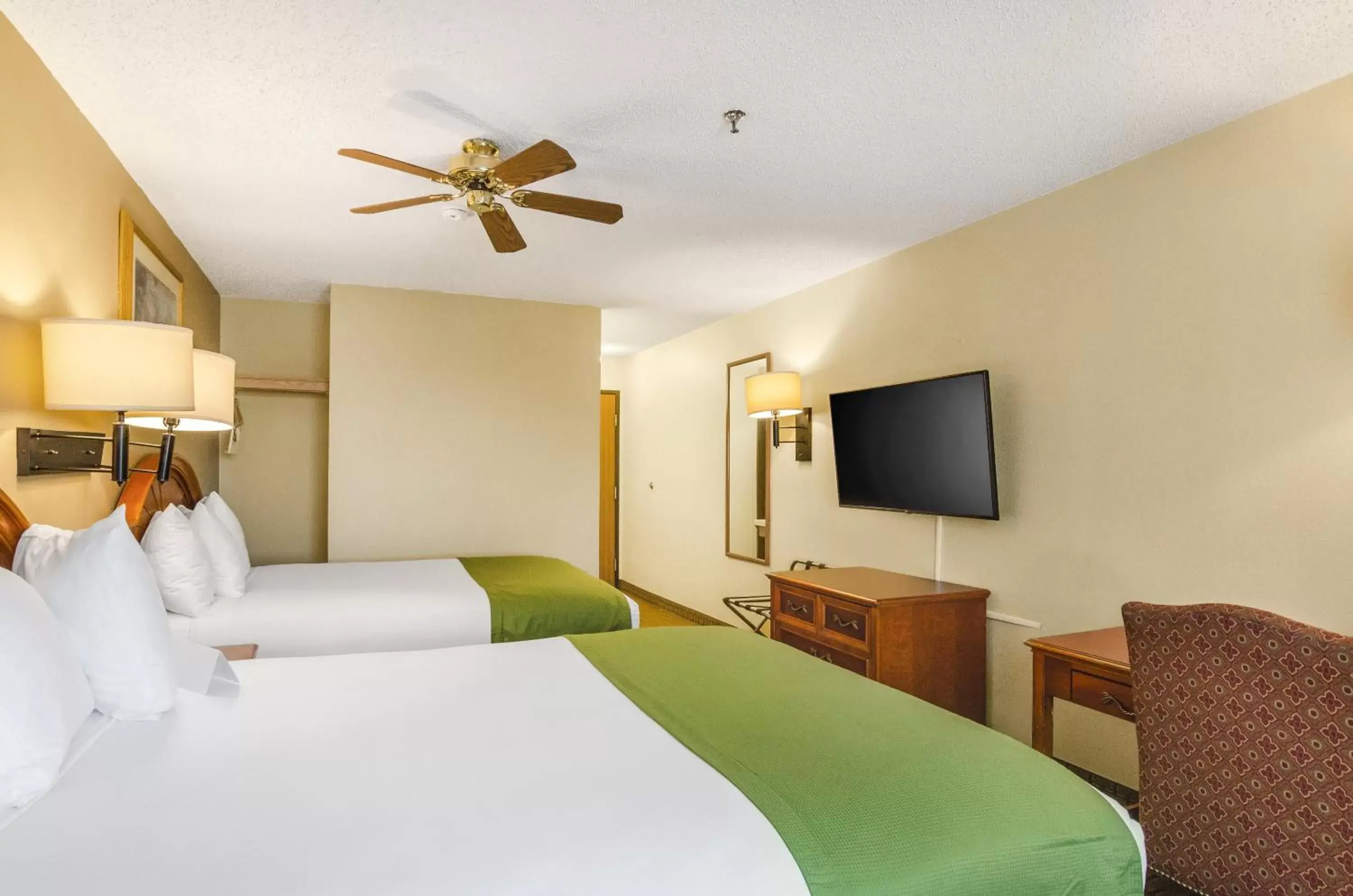 TV and multimedia, Bed in Cheyenne Guest Inn TV and multimedia, Bed in Cheyenne Guest Inn