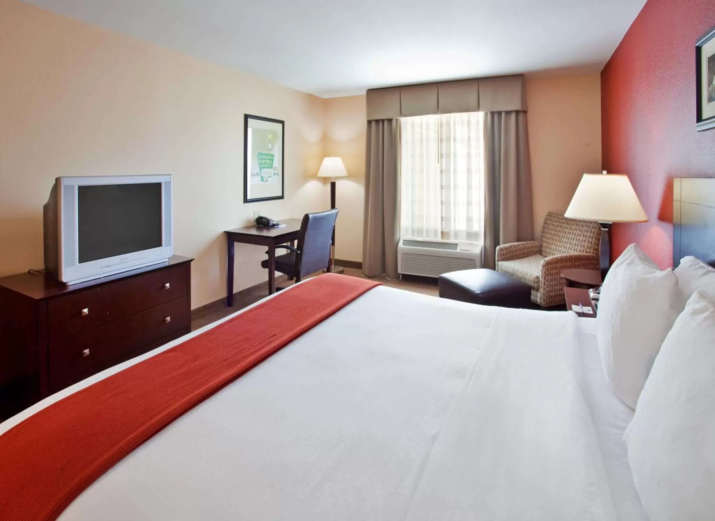 Bed in Holiday Inn Express & Suites East Wichita I-35 Andover, an IHG Hotel