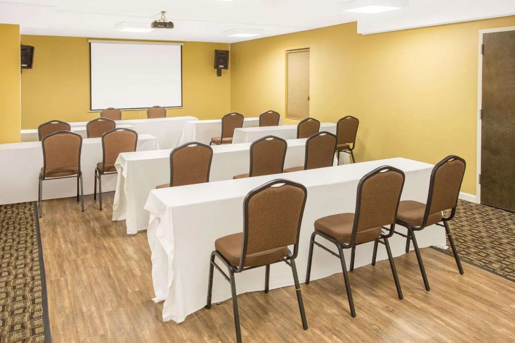 Business facilities in Days Inn by Wyndham Raleigh-Airport-Research Triangle Park