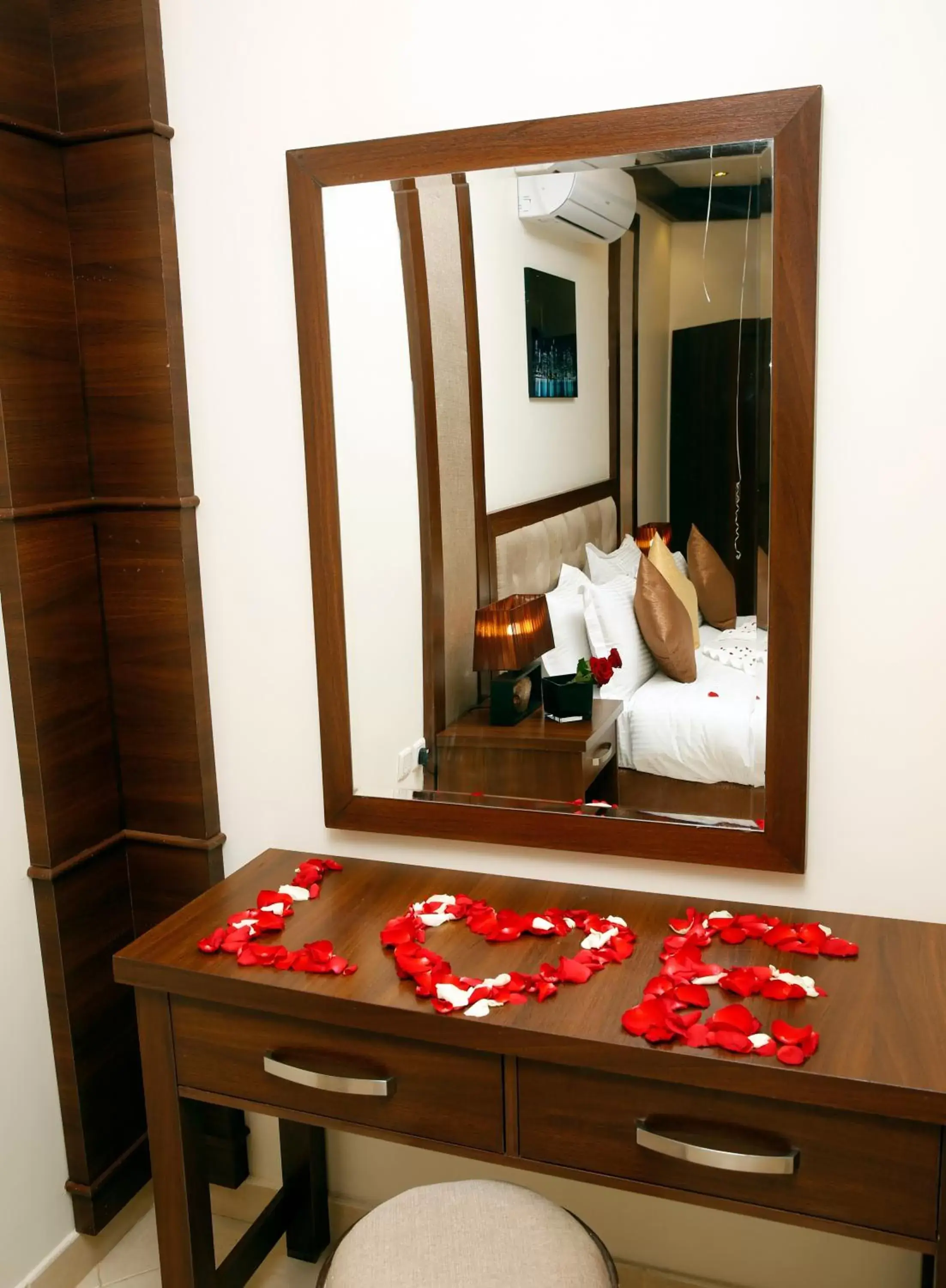 Photo of the whole room, Bed in Innyar Hotel Photo of the whole room, Bed in Innyar Hotel