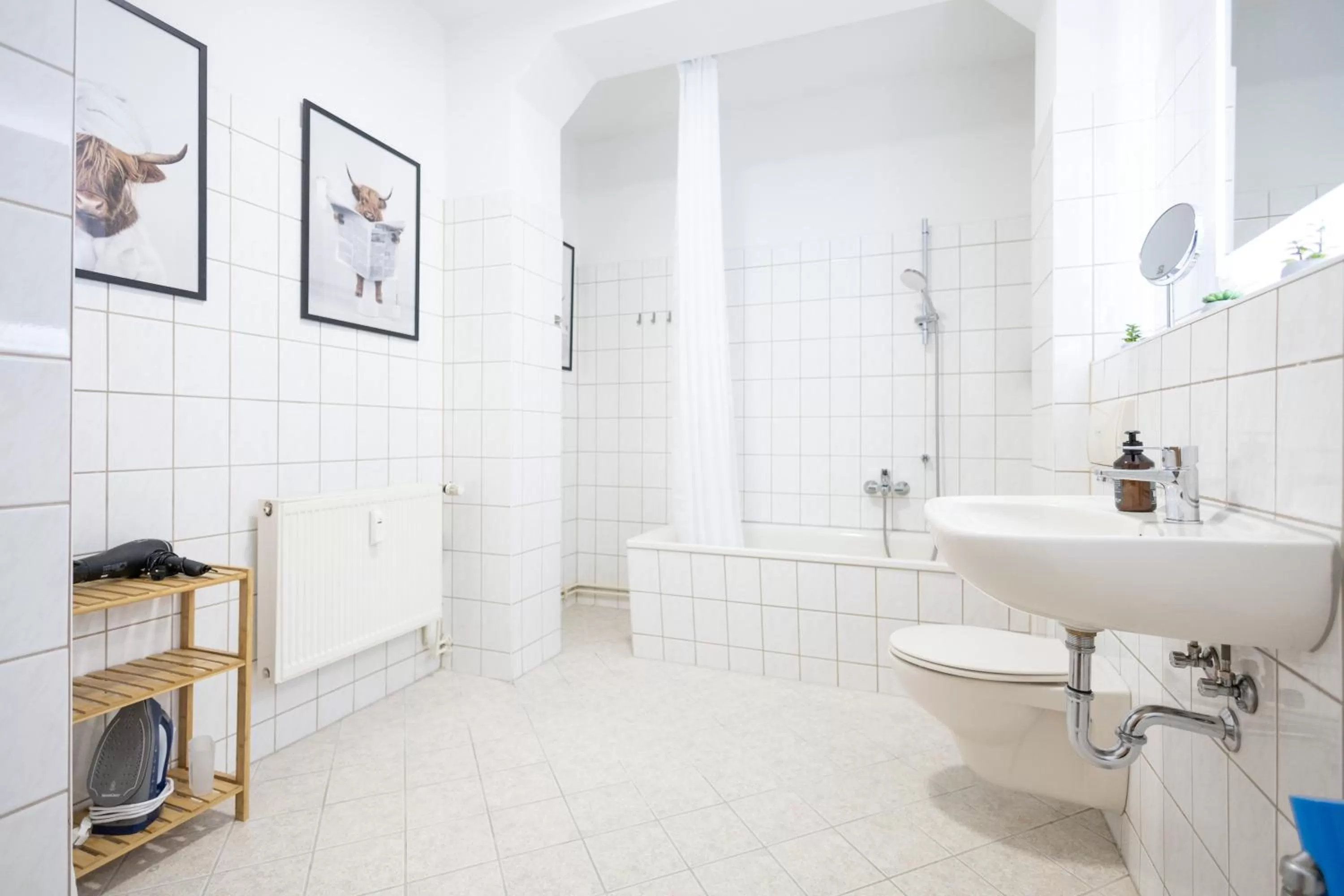 Shower in Apartments an der Oper - Innenstadt - Zentral - Küche - Wifi - Powered by Ko-Living