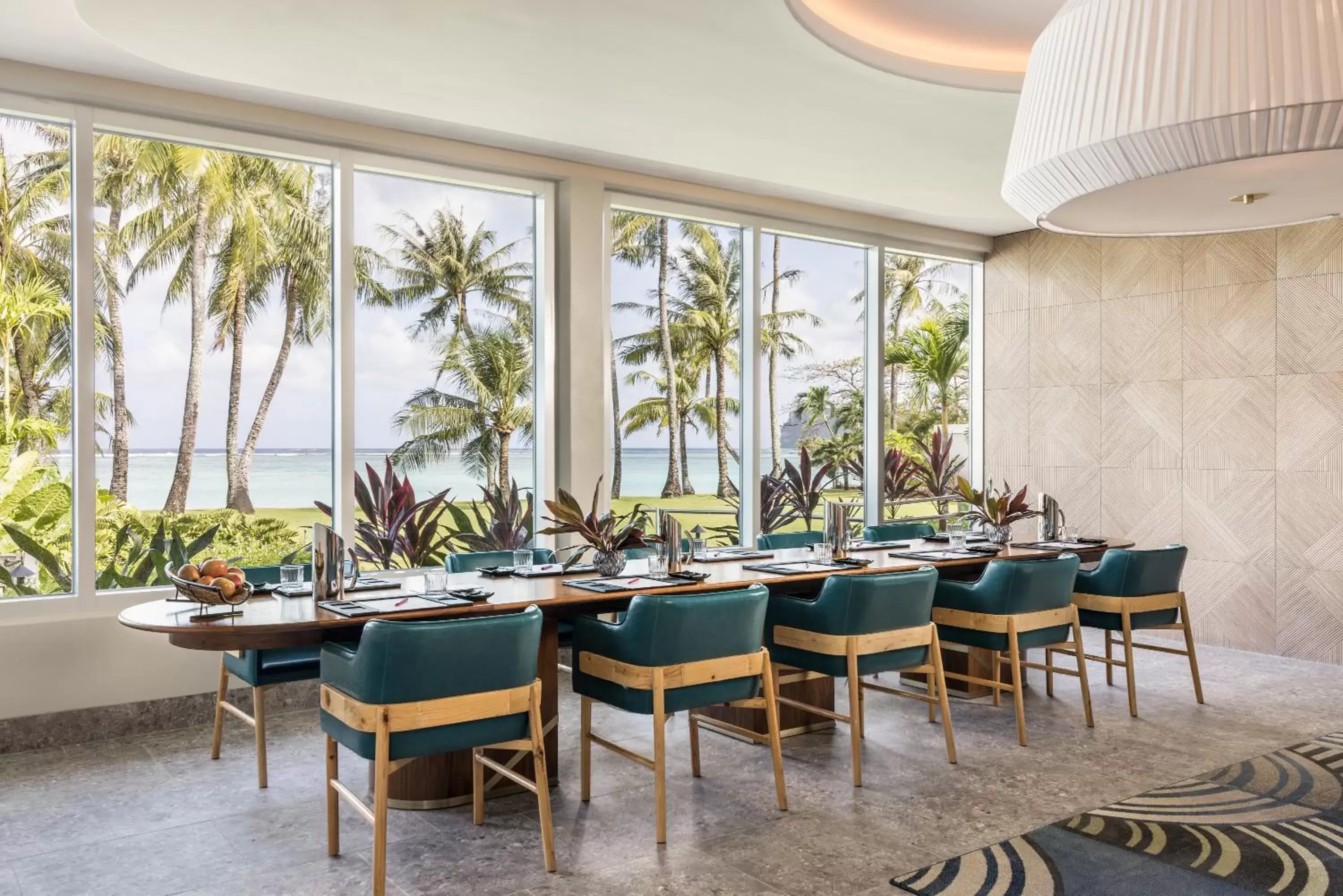 Meeting/conference room, Restaurant/Places to Eat in Crowne Plaza Resort Guam