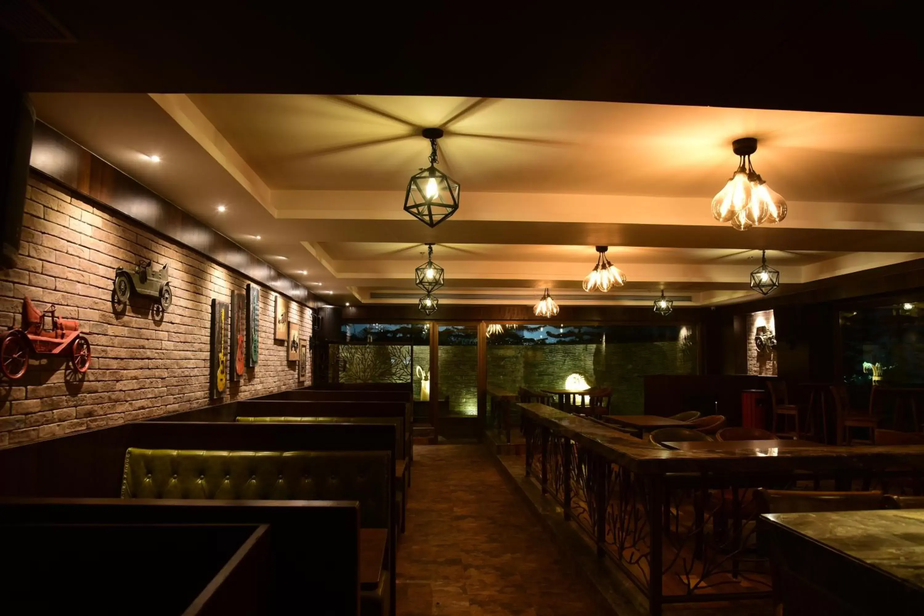 Restaurant/Places to Eat in Lemon Tree Hotel Siliguri