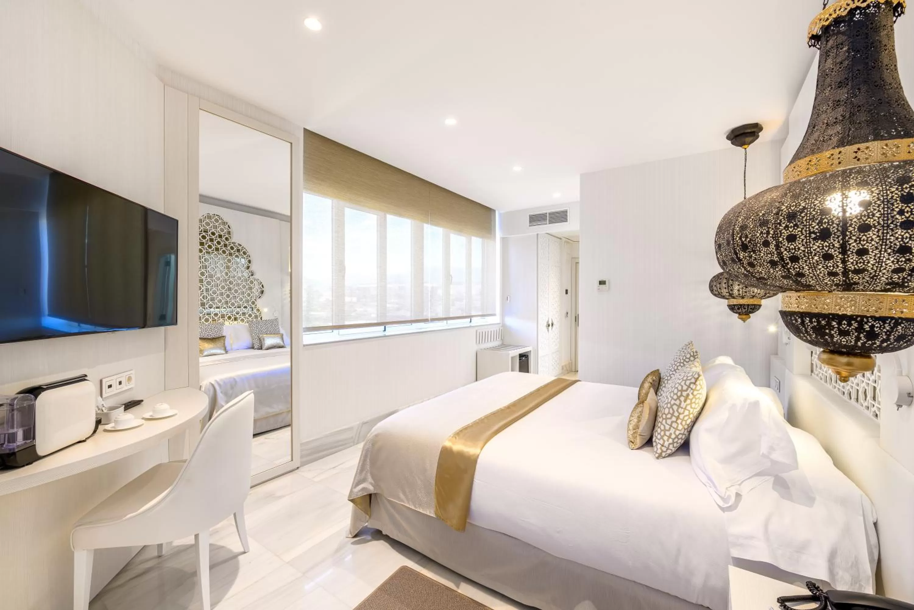 Photo of the whole room, Bed in Hotel Saray