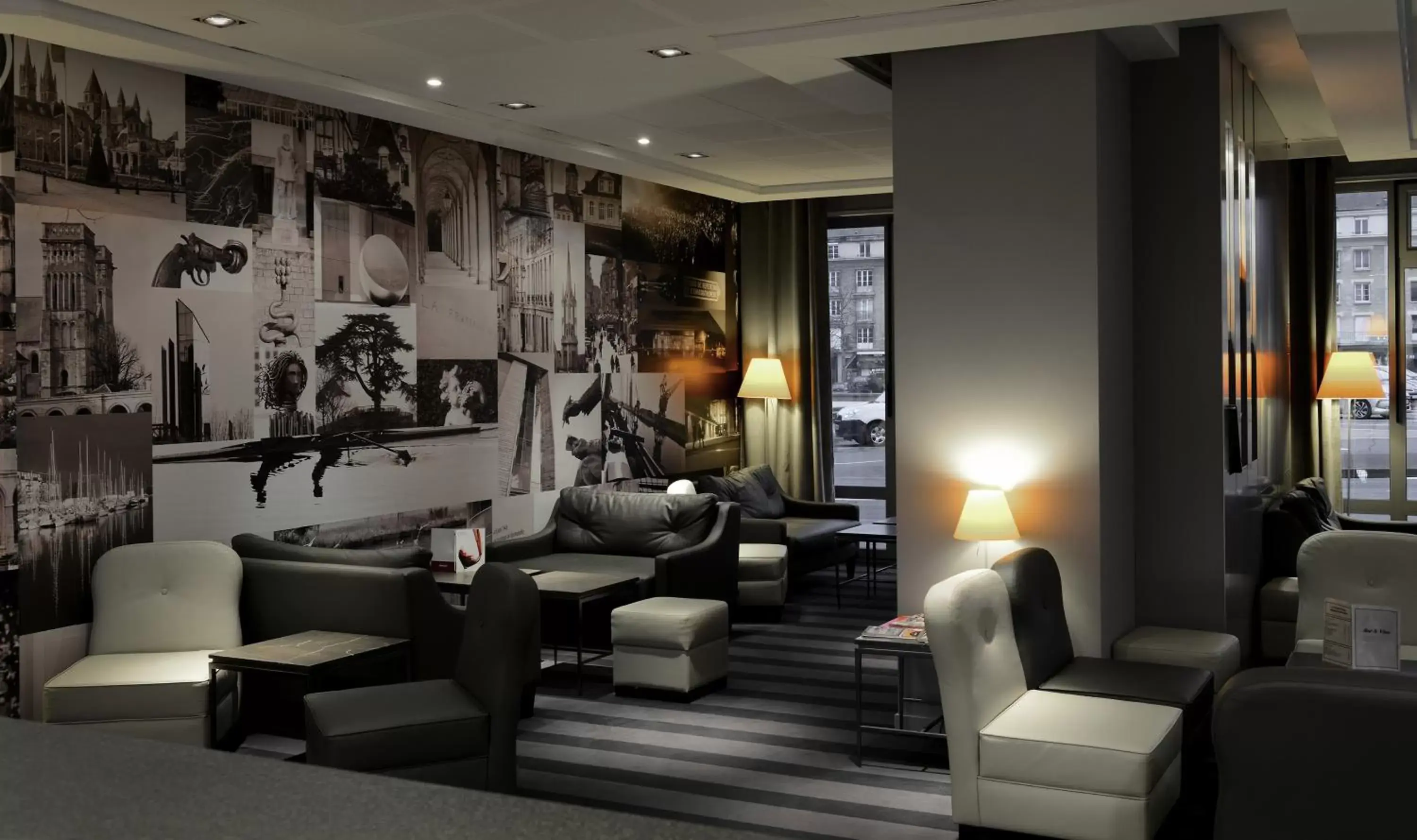 Lounge or bar, Lobby/Reception in Mercure Caen Centre Port De Plaisance