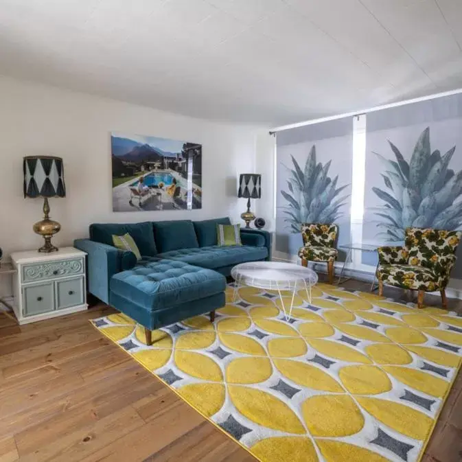 Living room, Seating Area in Motel Chelsea