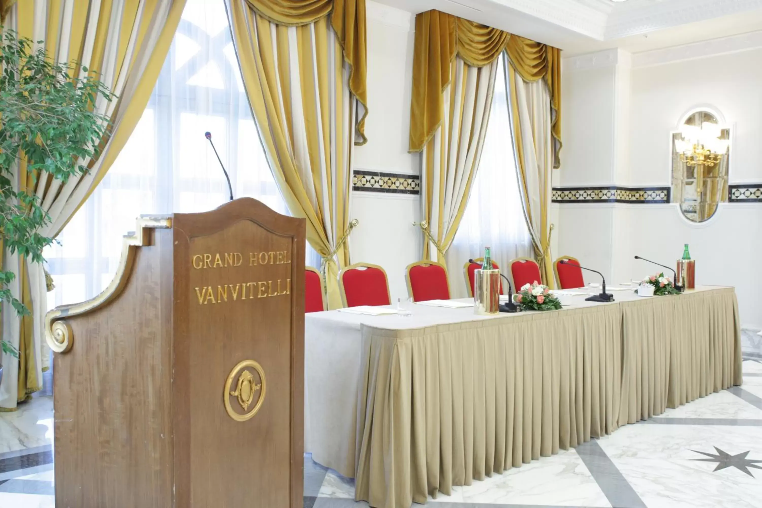 Meeting/conference room in Grand Hotel Vanvitelli