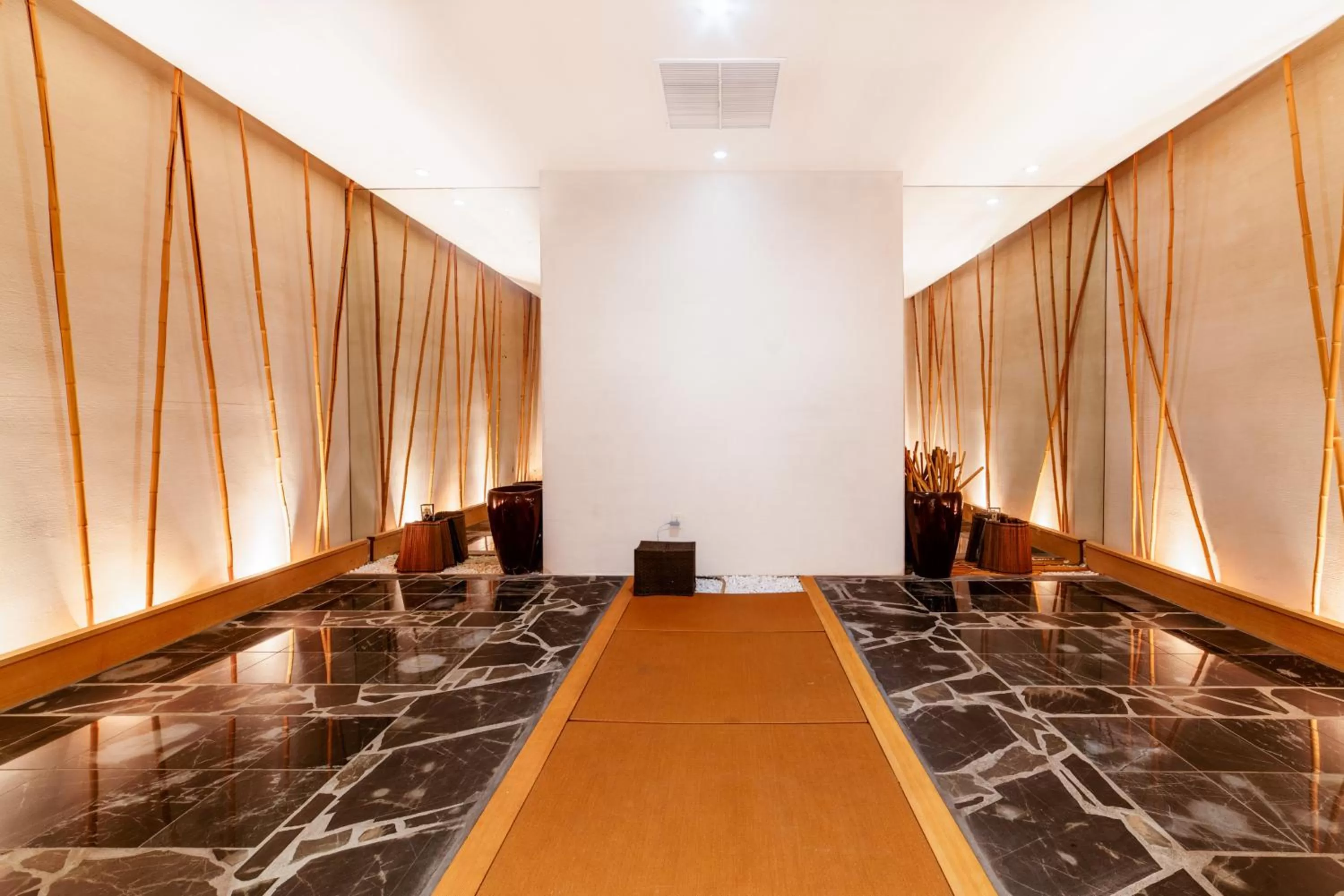 Spa and wellness centre/facilities in Miyako Hybrid Hotel Torrance