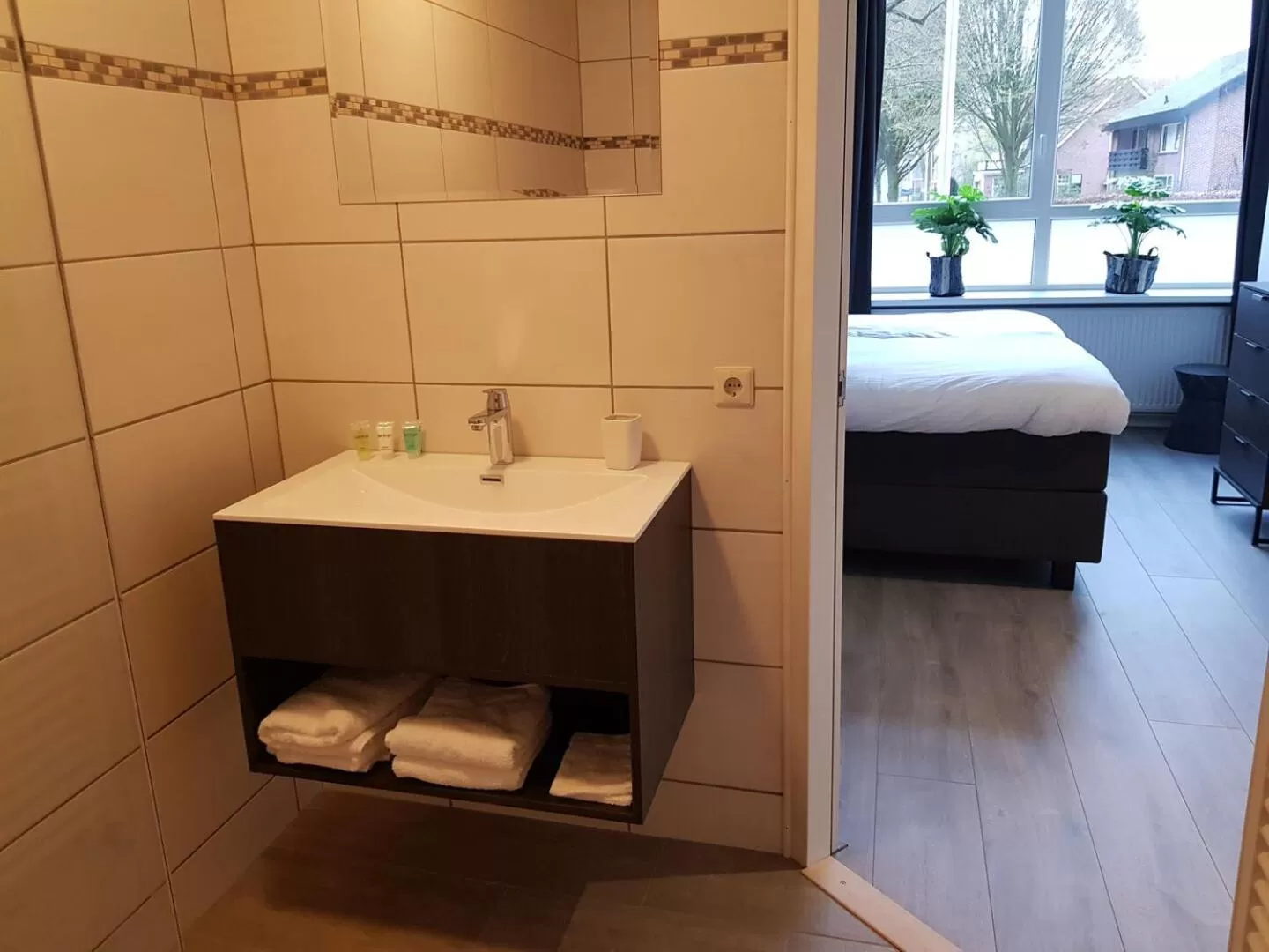 Bathroom, Bed in B&B de Wilhelminaschool