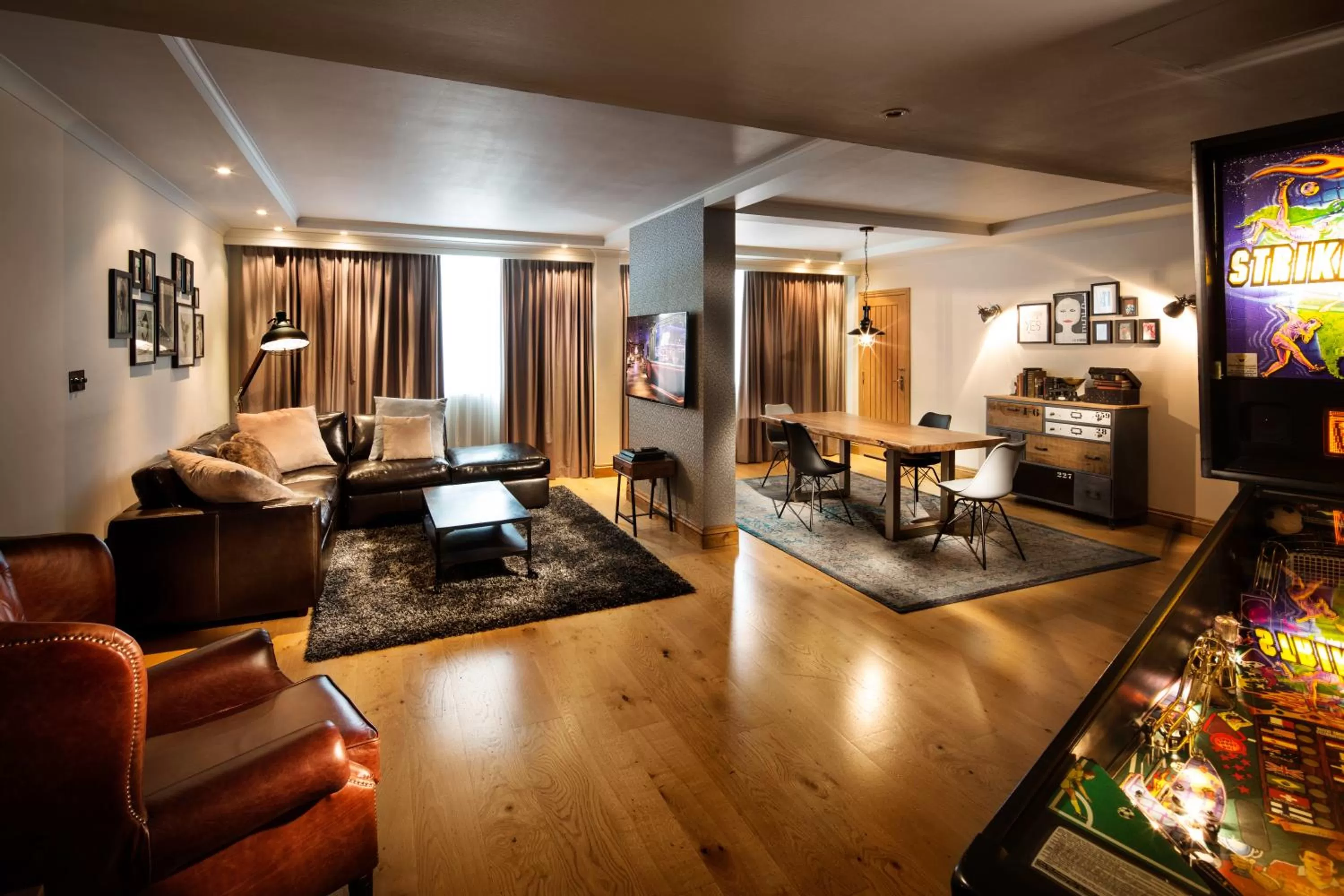 TV and multimedia in pentahotel Reading