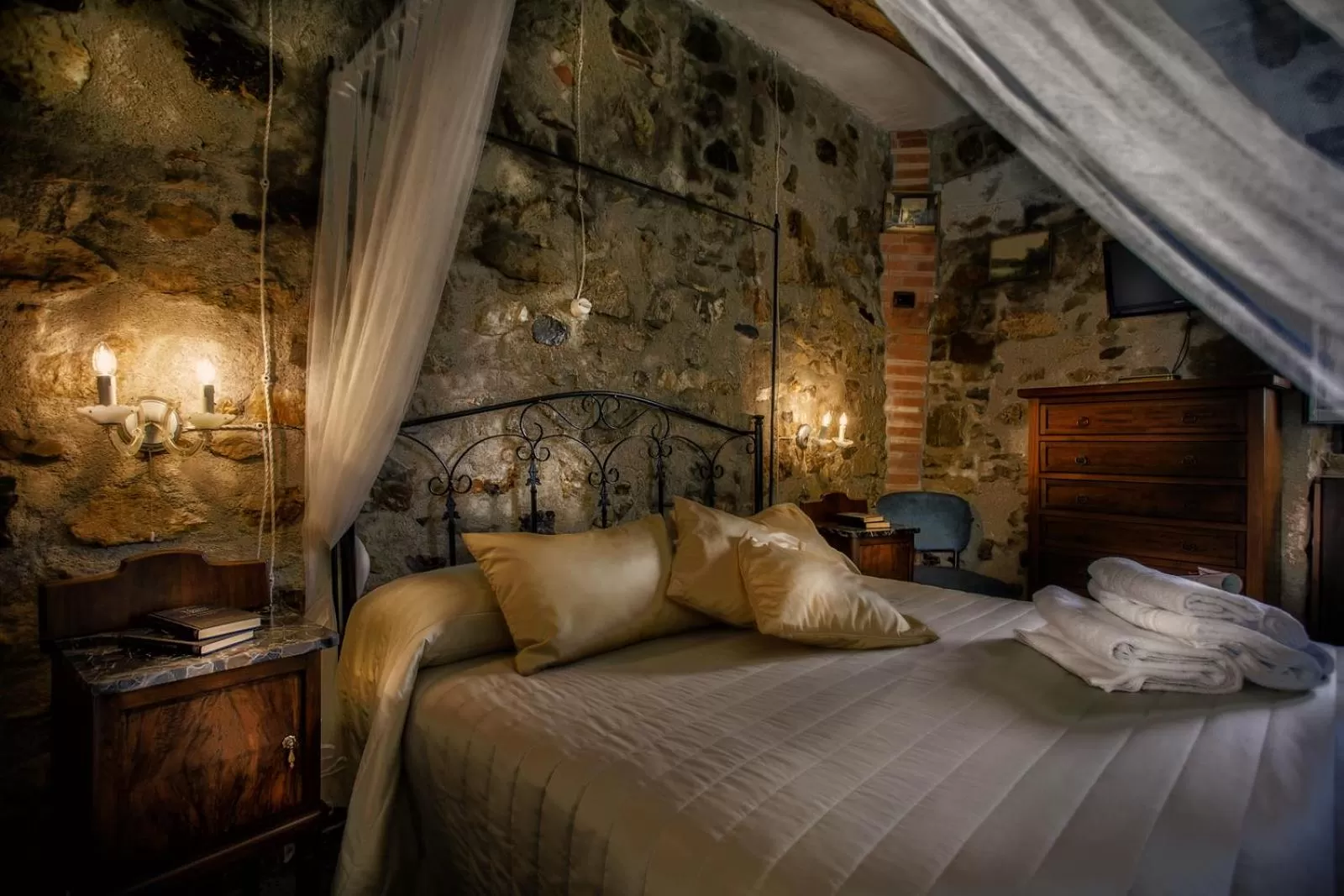 Bed in B&B La Voce del Fiume Dimora storica di Charme