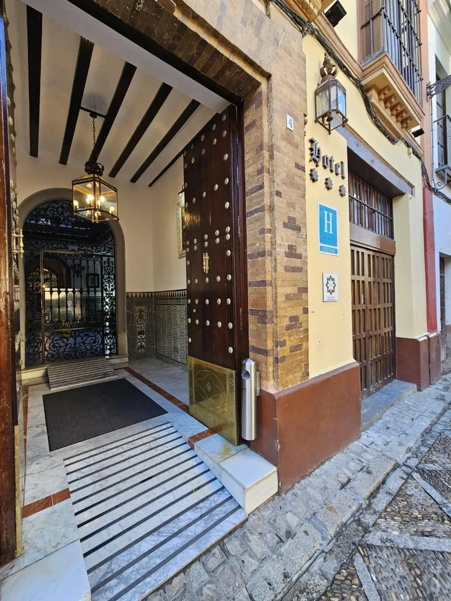 Facade/entrance in Hotel Casona de San Andr