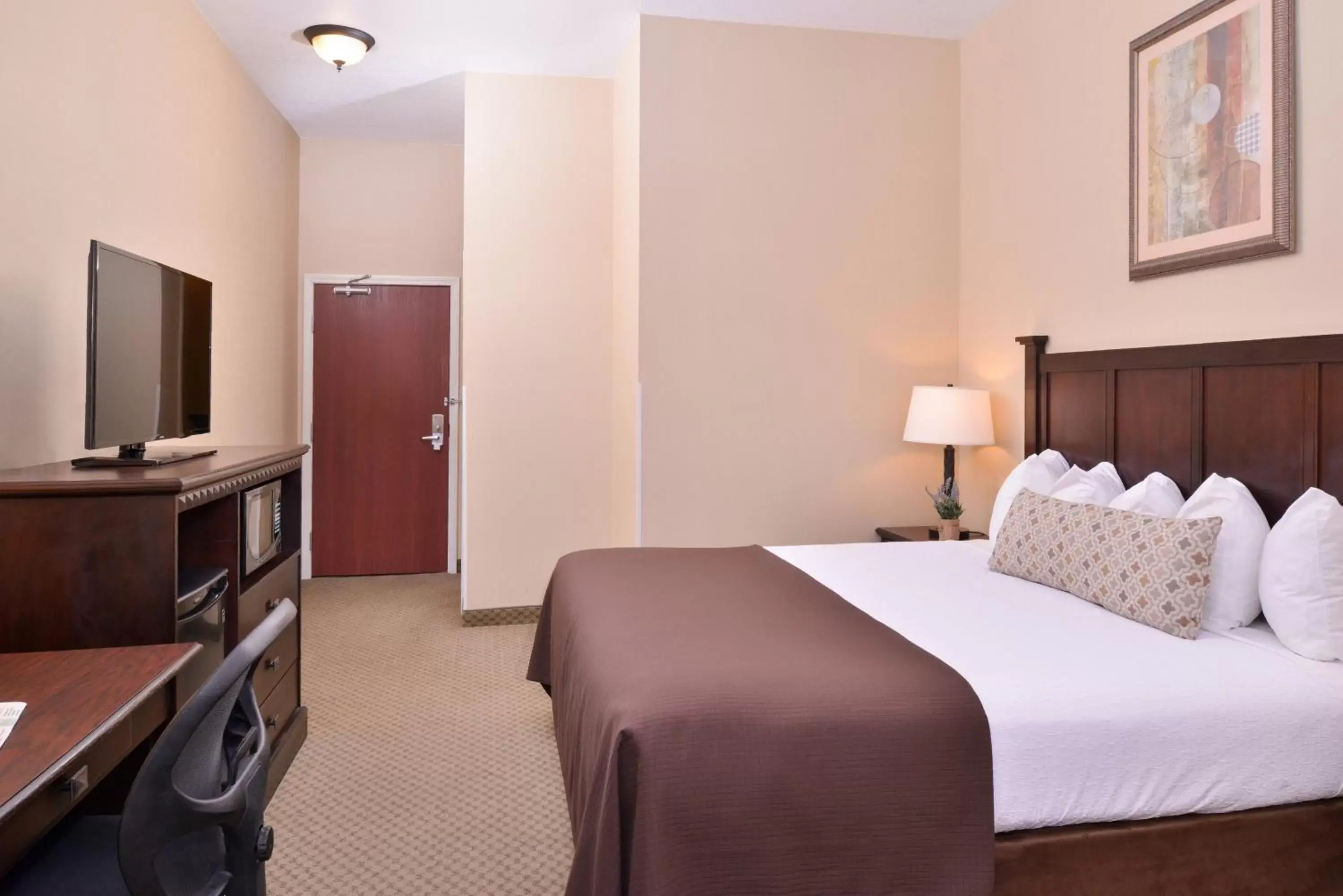 Photo of the whole room, Bed in Best Western Plus Frontier Inn