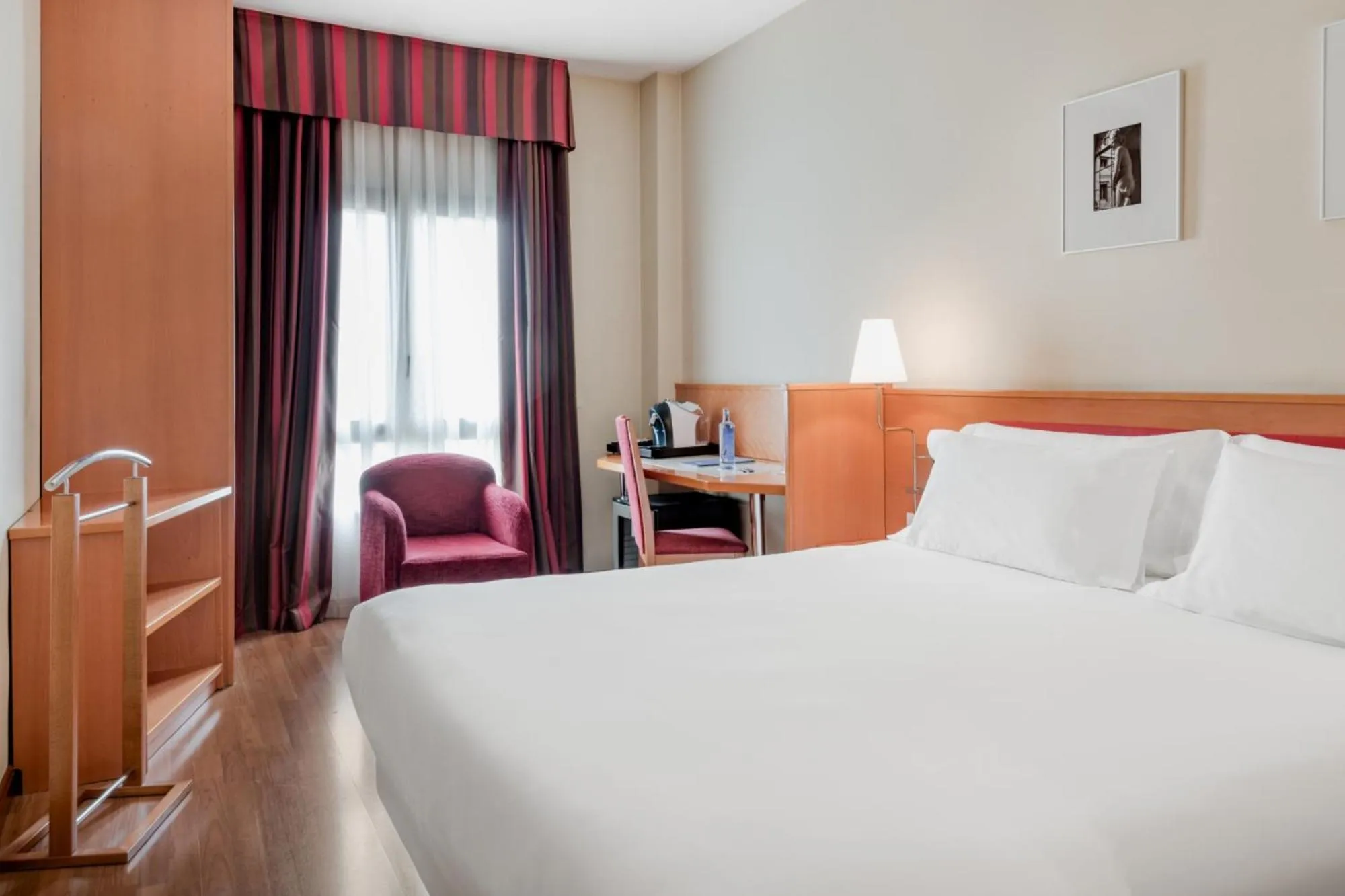 Bed in NH Pozuelo Ciudad de la Imagen