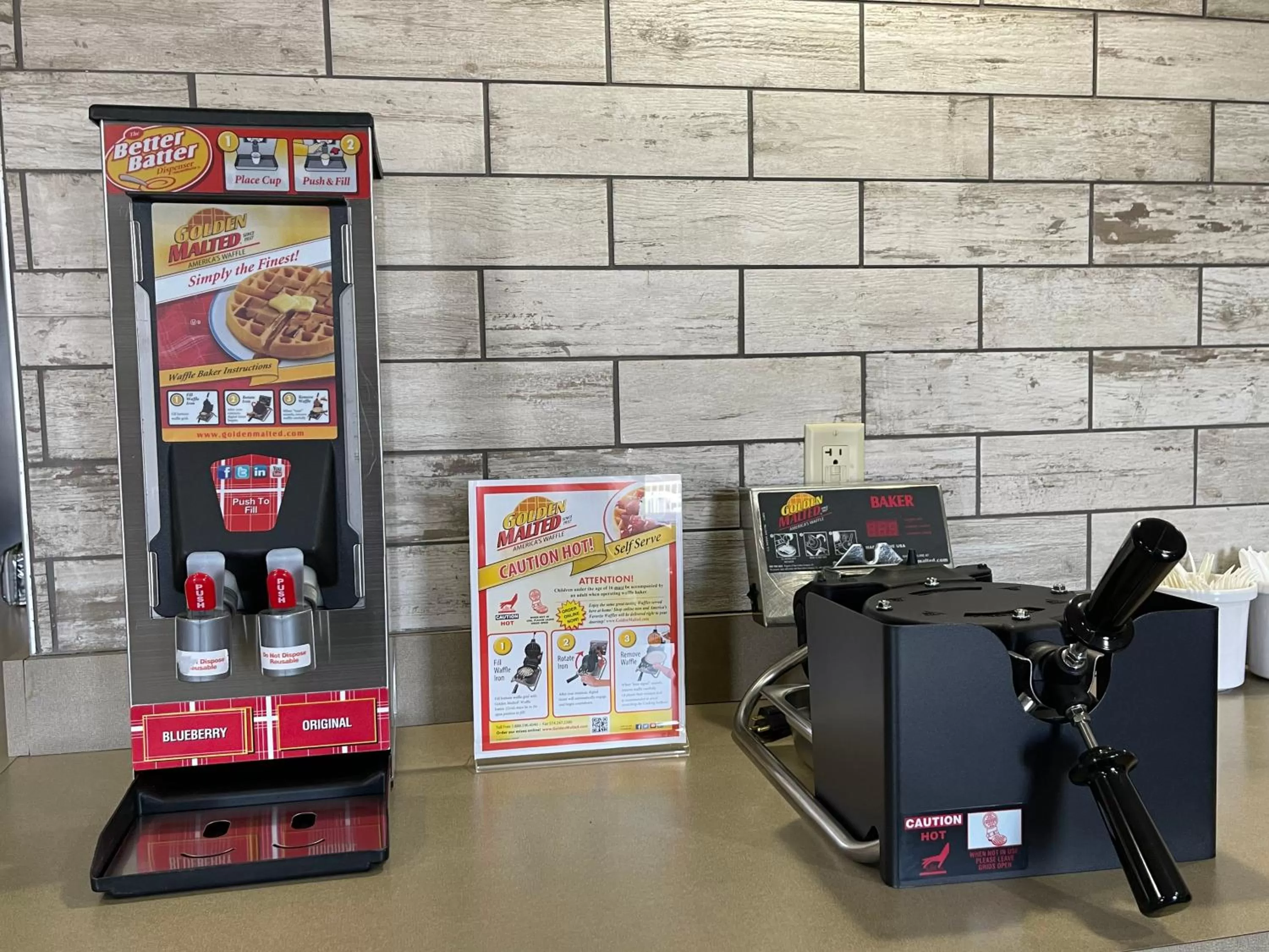 Breakfast in Super 8 by Wyndham Hannibal