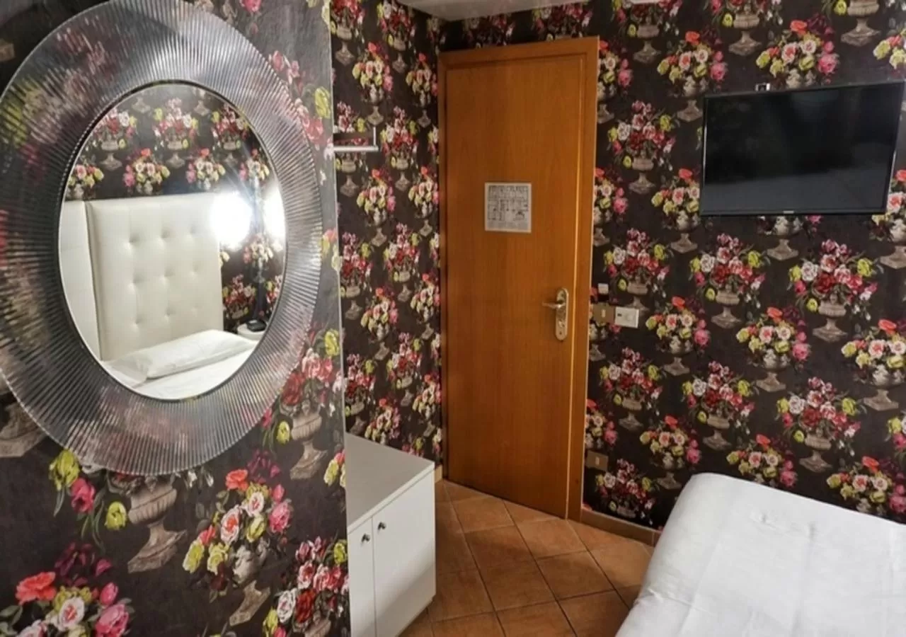 Bedroom, Bed in Hotel Il Guercino