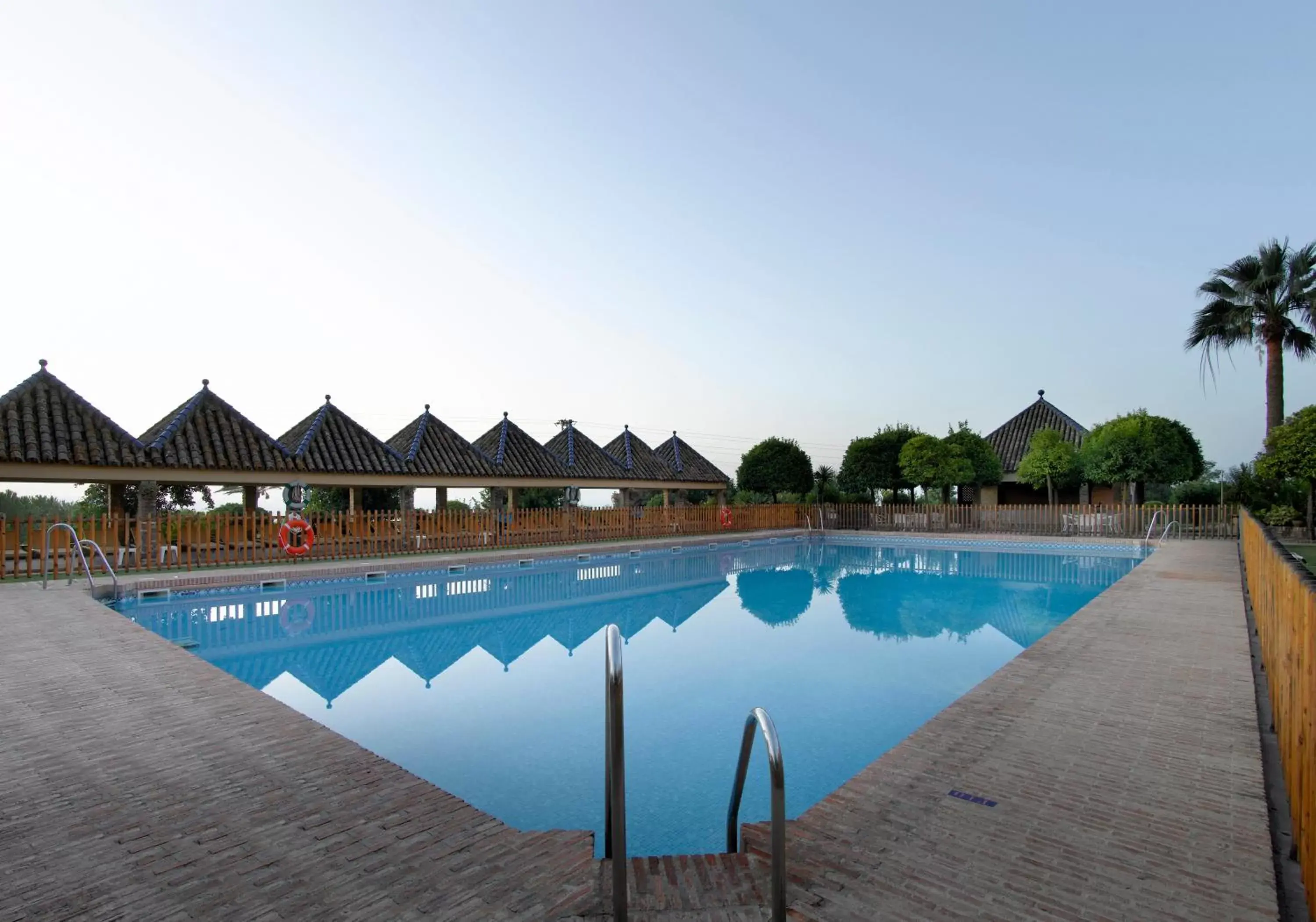 Swimming pool in Parador de Carmona Swimming pool in Parador de Carmona
