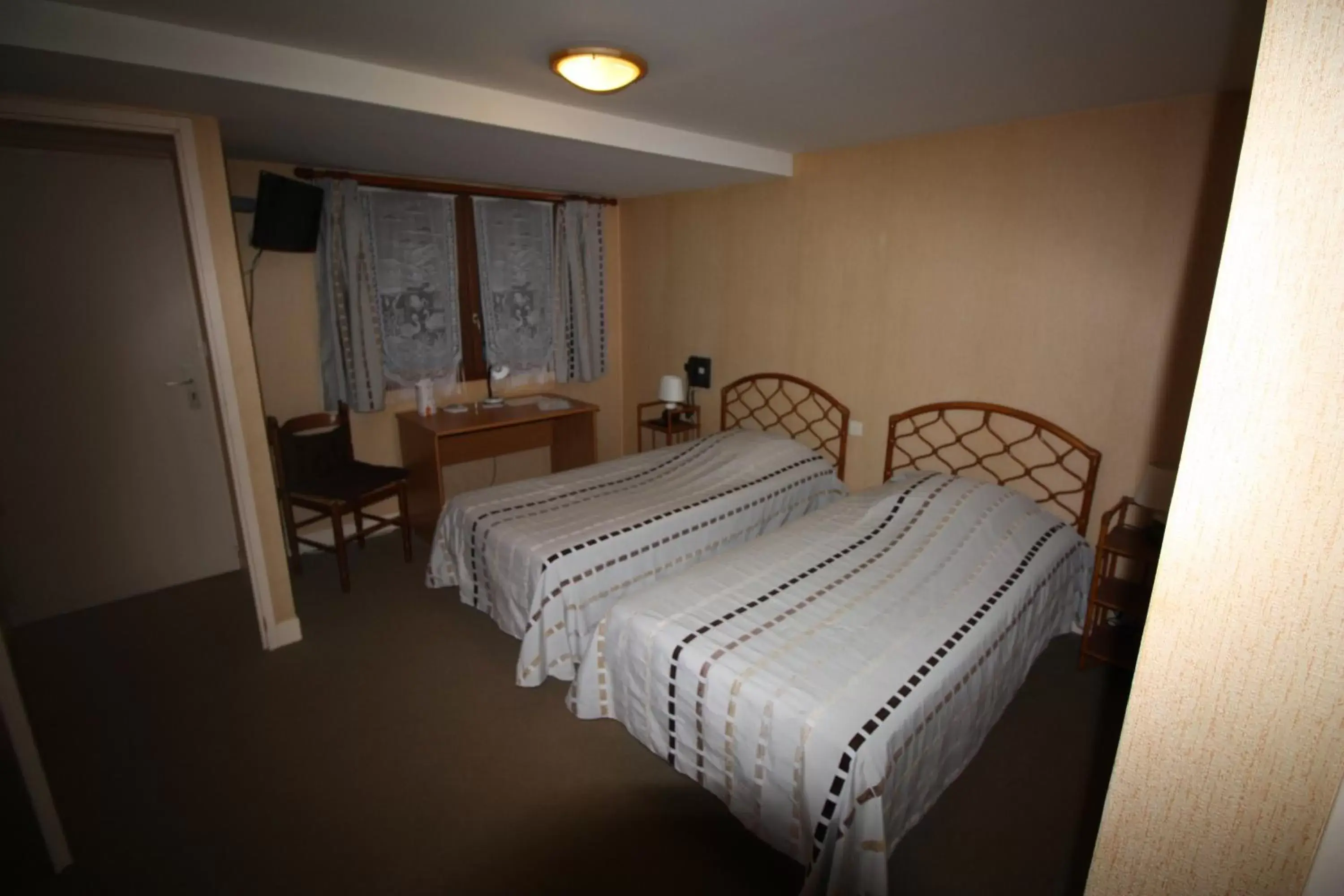 Photo of the whole room, Bed in Hotel Les Deux Sapins