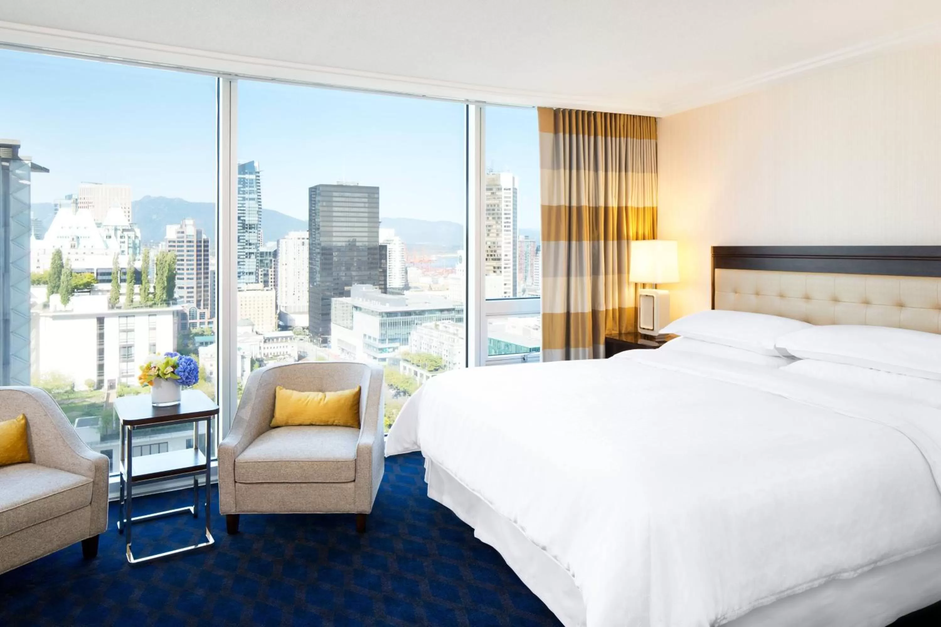 Photo of the whole room, Bed in Sheraton Vancouver Wall Centre