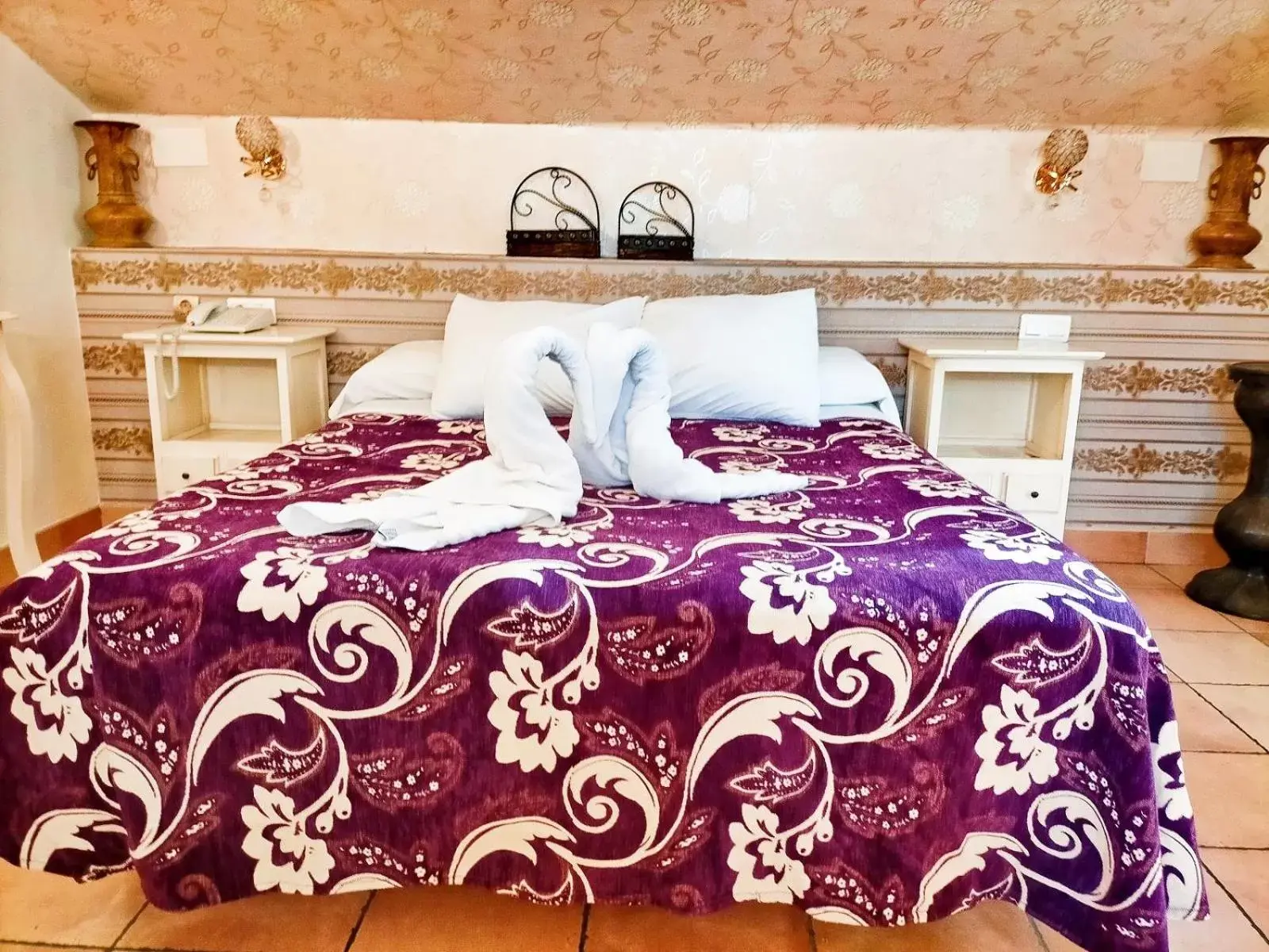 Bed in Abadía Hotel