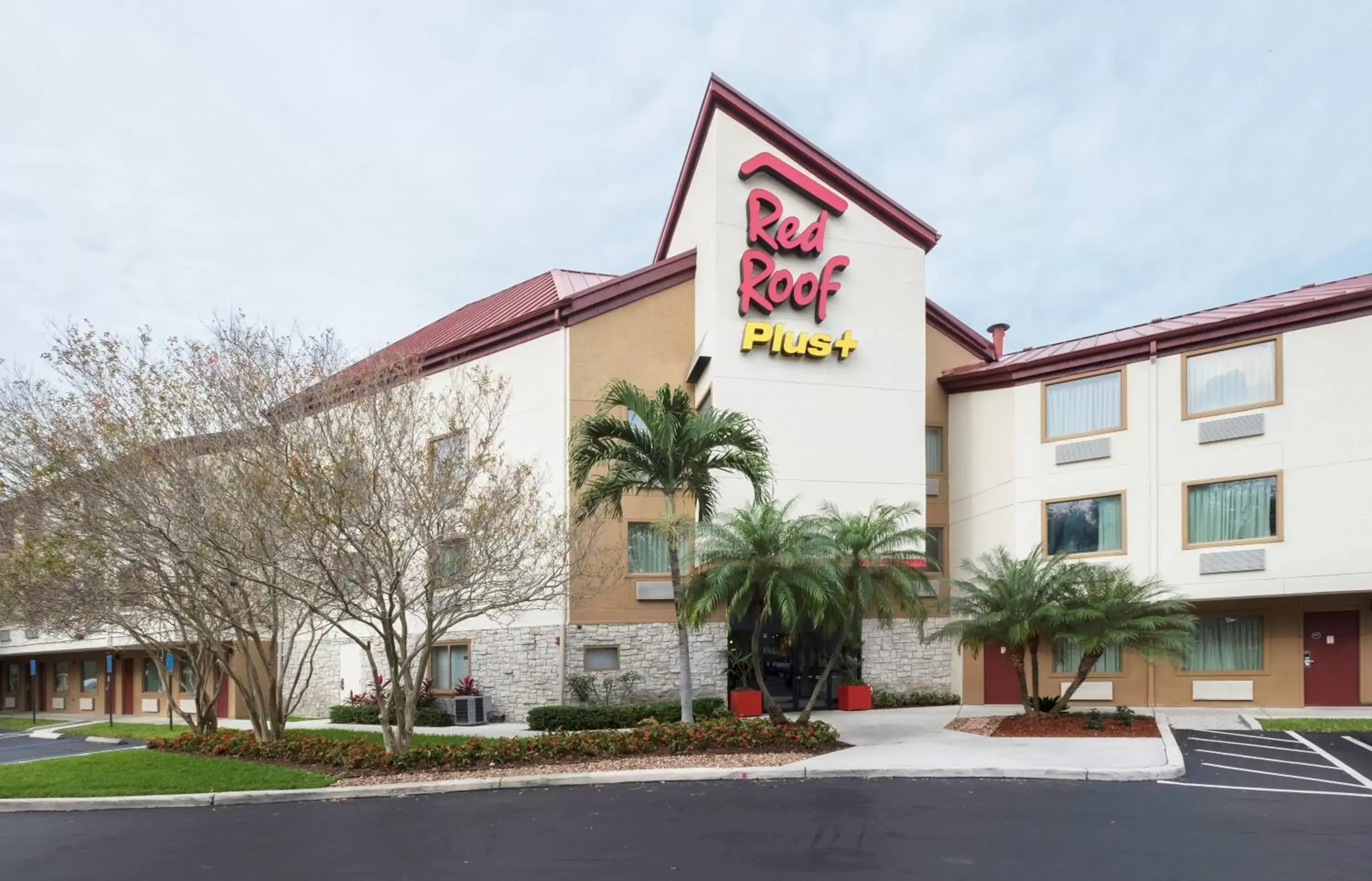 Property building in Red Roof Inn PLUS+ West Palm Beach