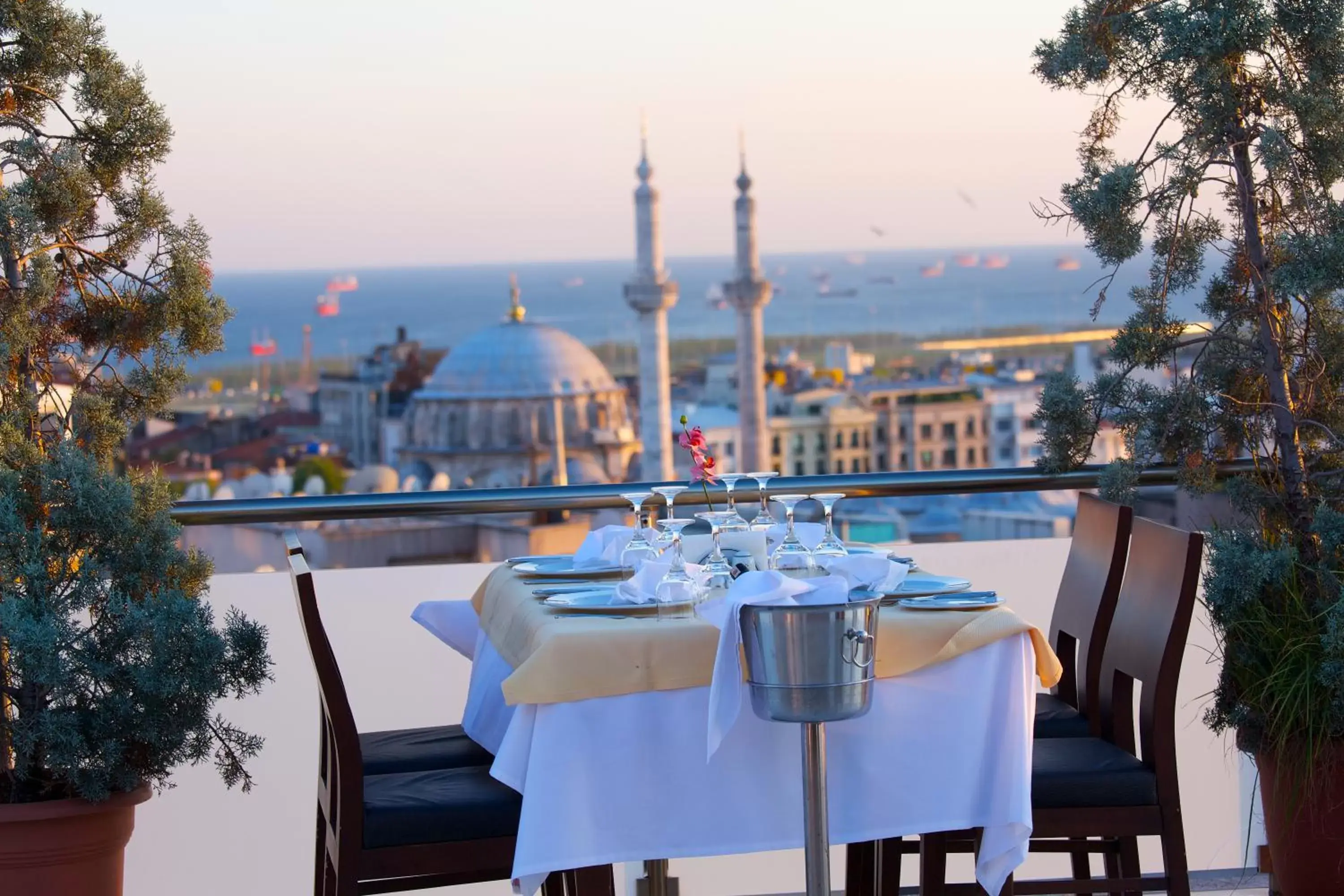 Food and drinks in Mosaic Hotel Old City -Special Category