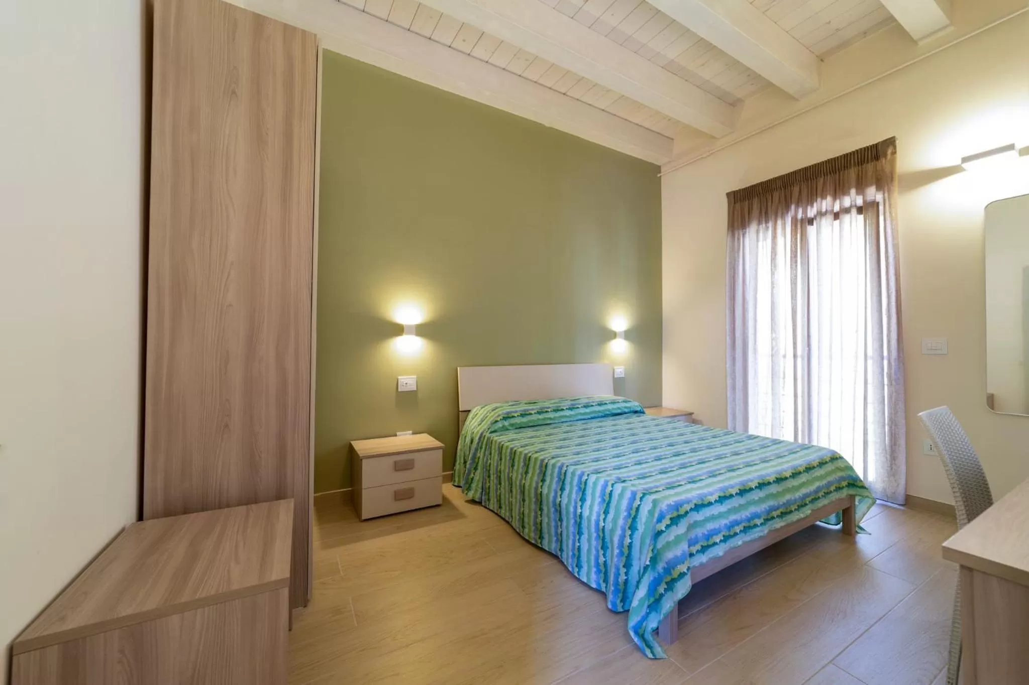 Bedroom, Bed in The Garden