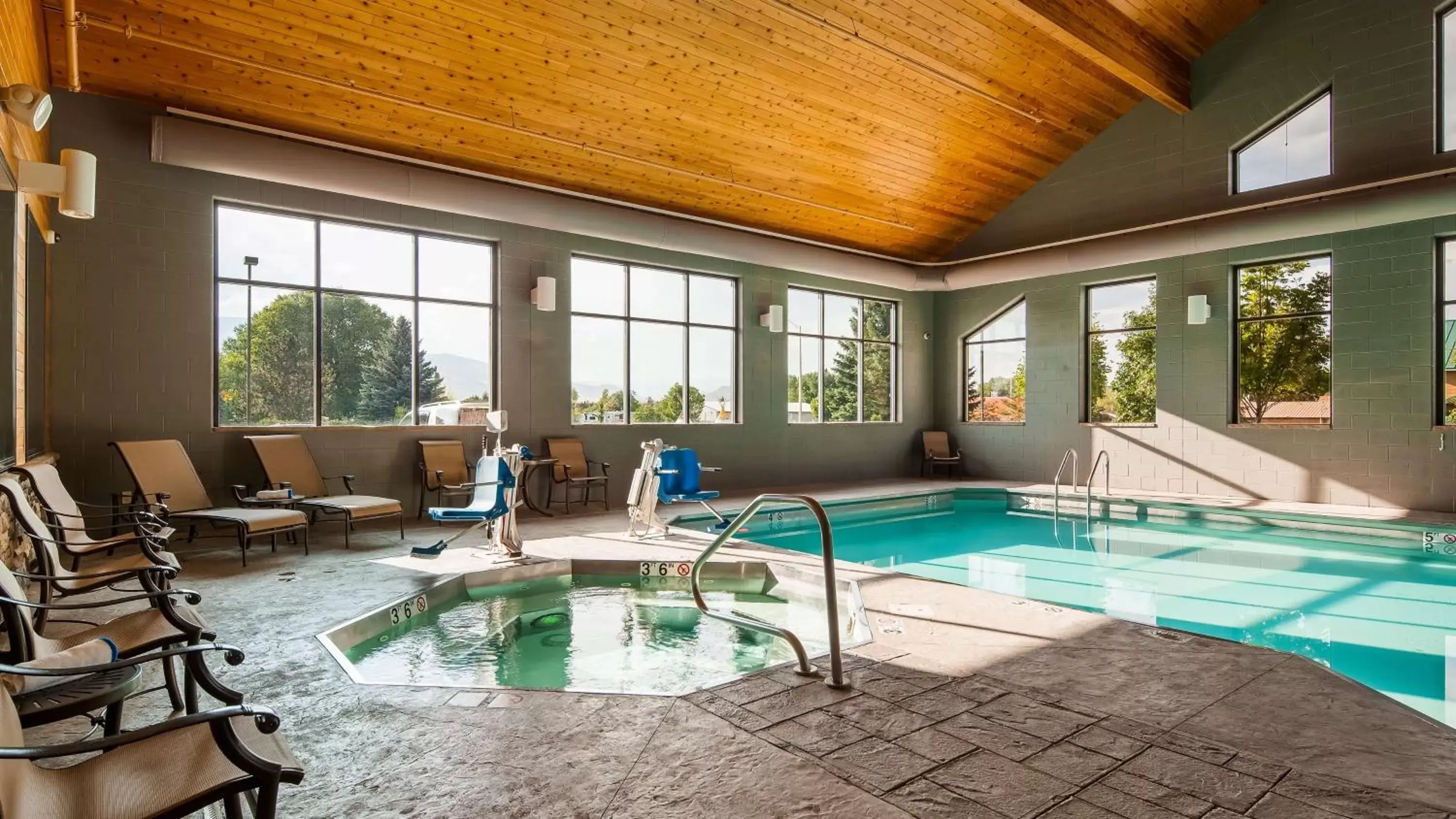 On site, Swimming Pool in Best Western Premier Ivy Inn & Suites