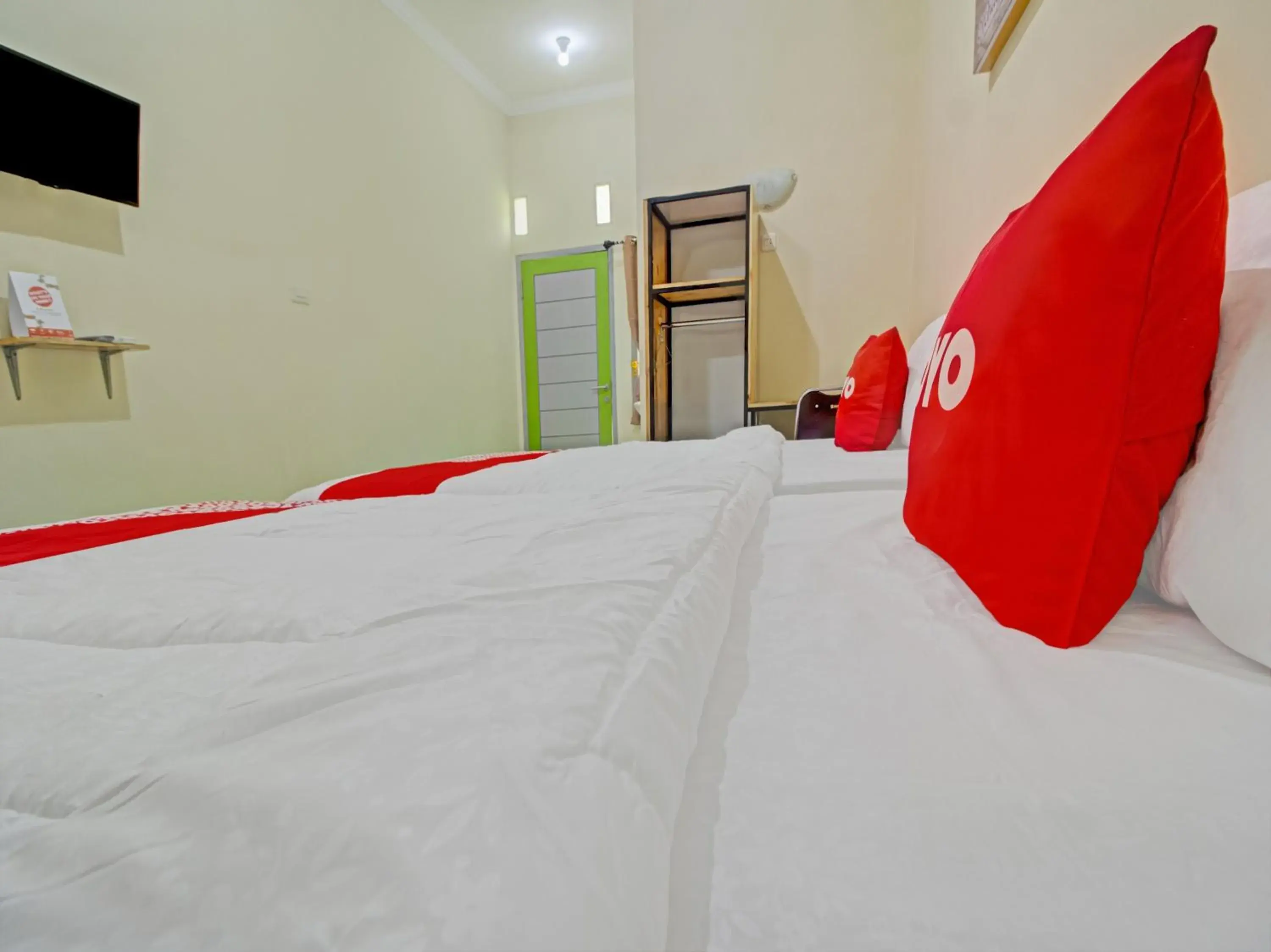 Bedroom, Bed in OYO 3774 Orchid 37 Syariah Guest House