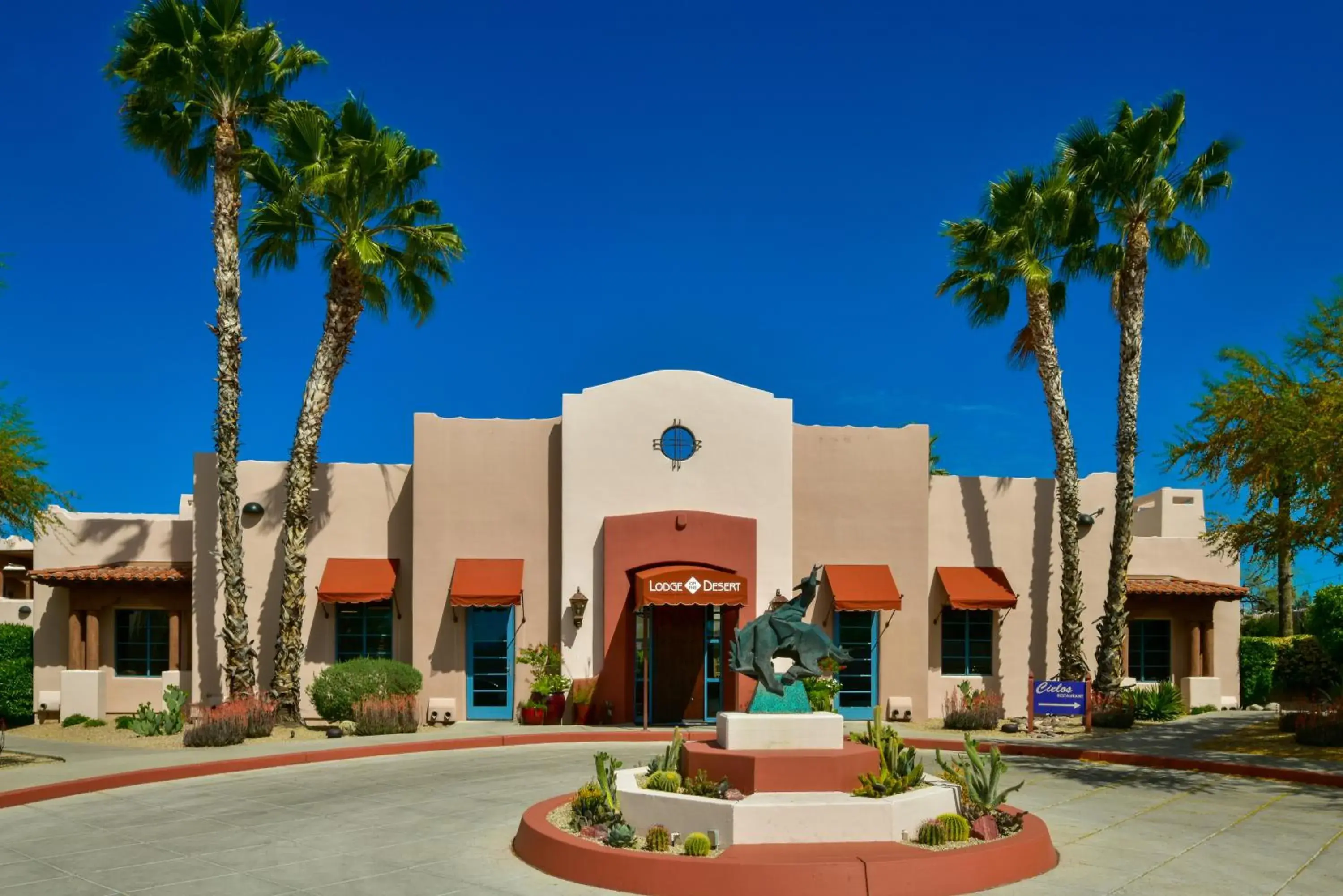 Property Building in Lodge On The Desert