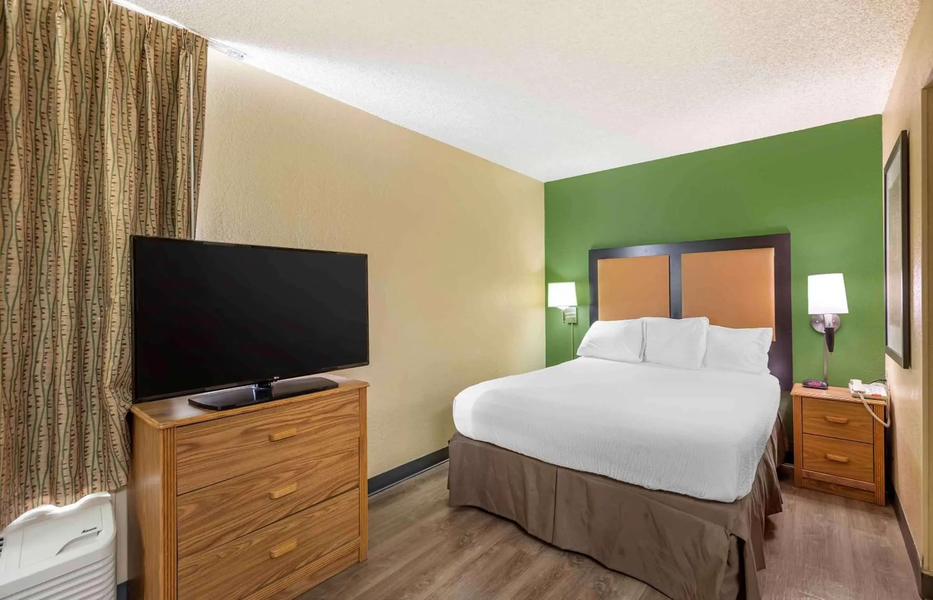 Bedroom, Bed in Extended Stay America Suites - Denver - Tech Center South - Greenwood Village