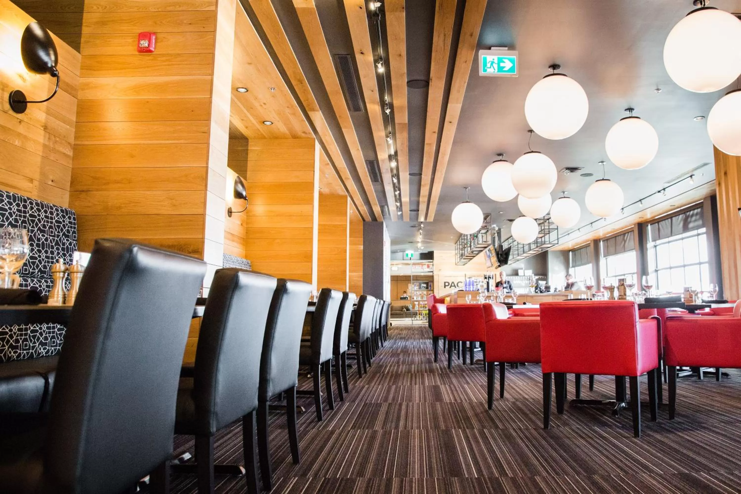 Restaurant/places to eat in Holiday Inn Hotel & Suites Calgary South - Conference Ctr by IHG