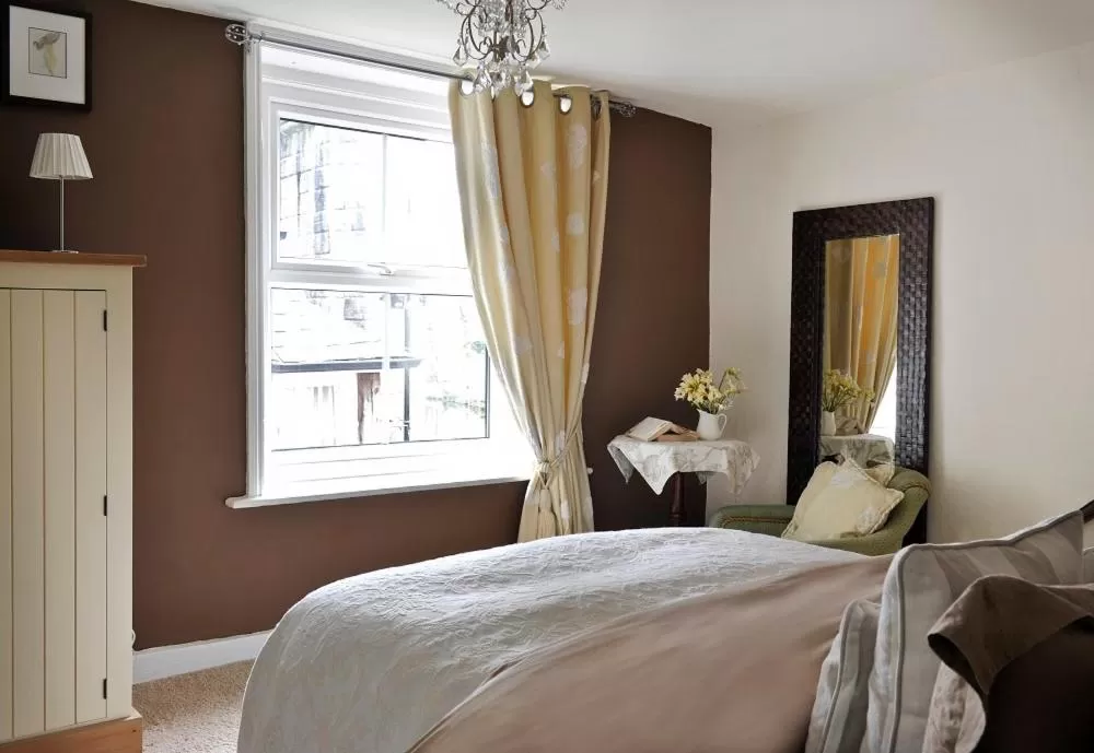 Bed in Teardrop Cottage