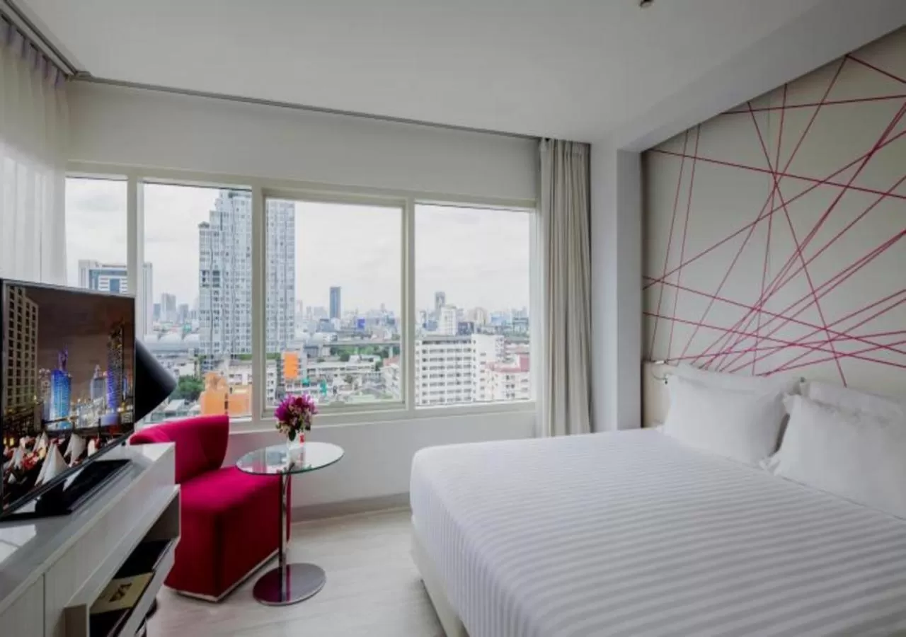 View (from property/room), Bed in Centara Watergate Pavilion Hotel Bangkok