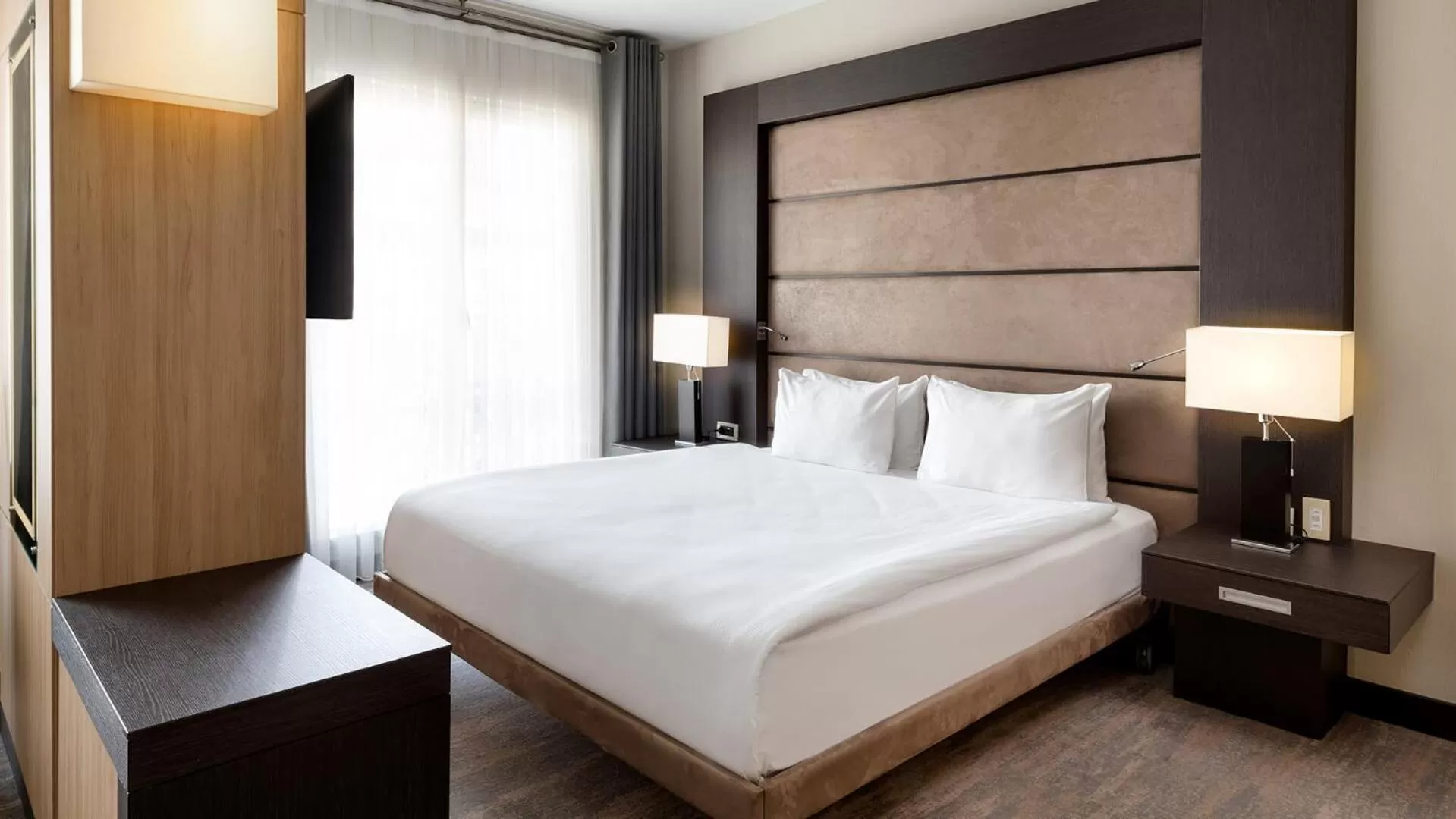 Bedroom, Bed in Ramada Plaza By Wyndham Istanbul City Center