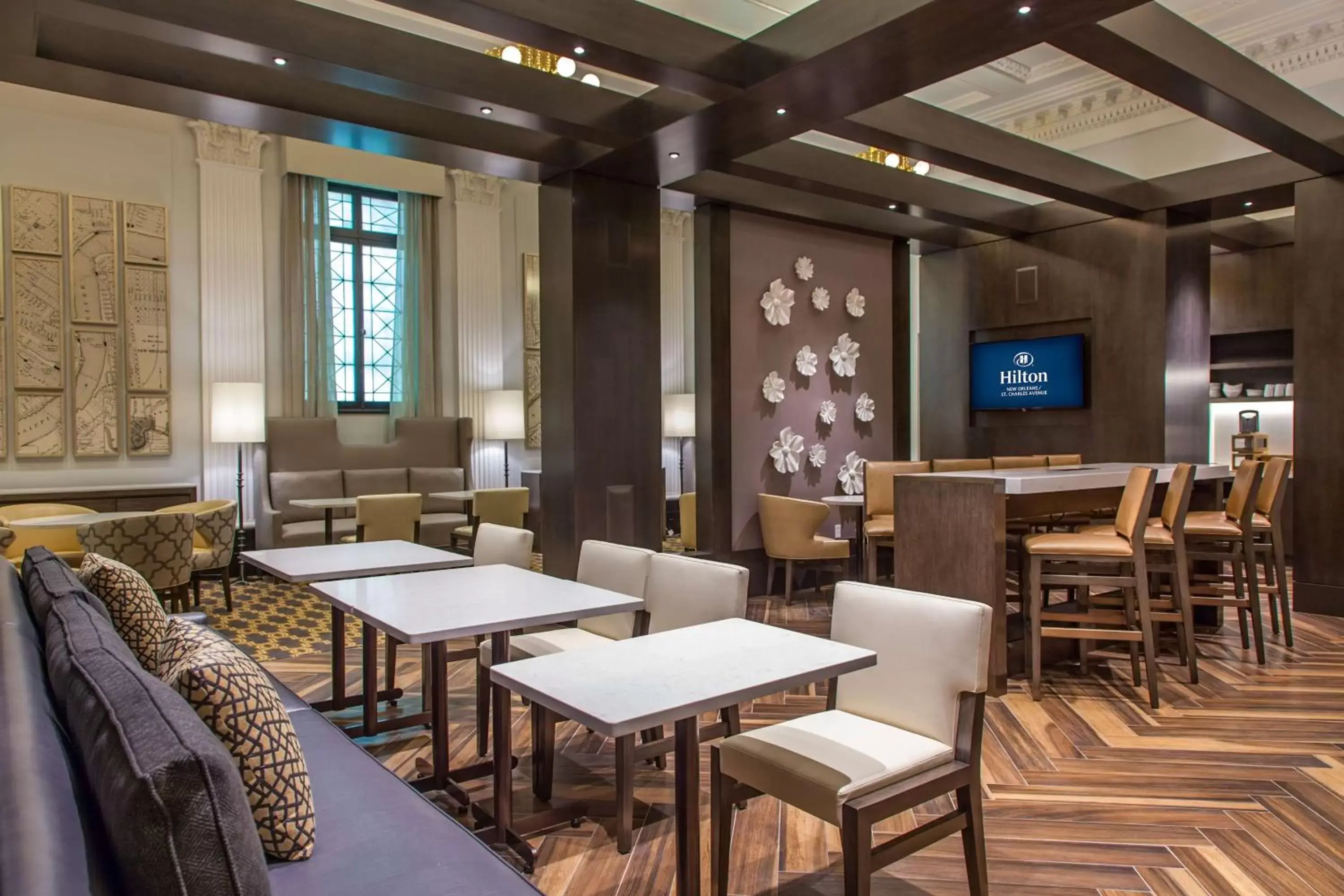 Lounge or bar, Restaurant/Places to Eat in Hilton New Orleans / St. Charles Avenue