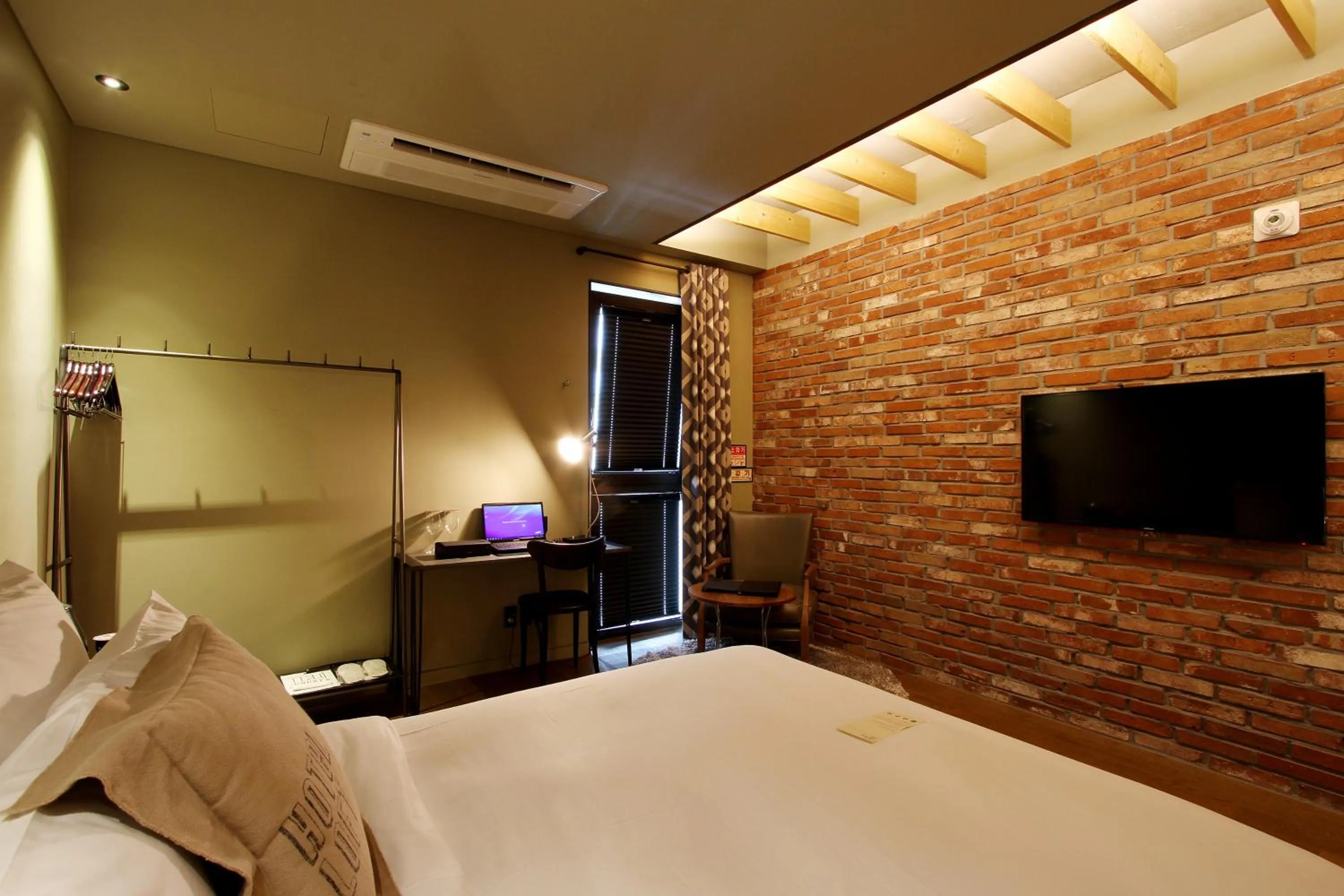 Photo of the whole room, Bed in Boutique Hotel Loft