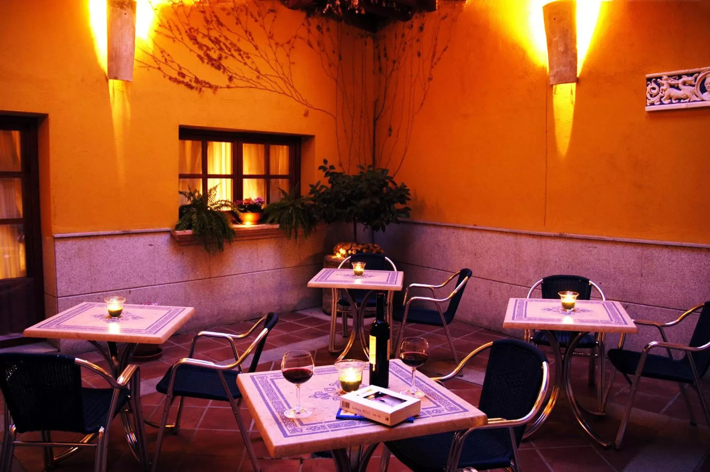 Patio, Restaurant/Places to Eat in Hotel Casona de la Reyna