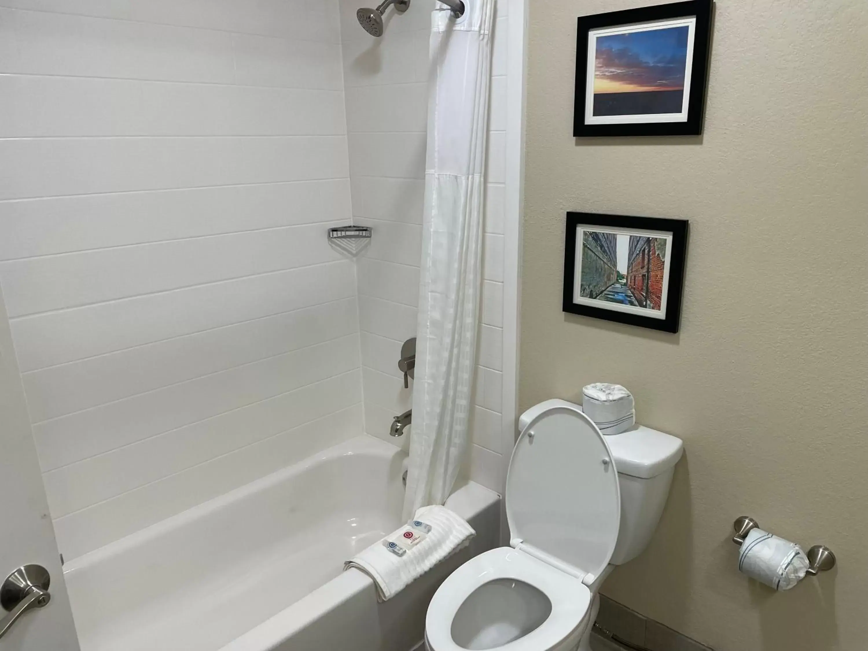 Bathroom in Quality Inn & Suites Spring Lake - Fayetteville Near Fort Liberty