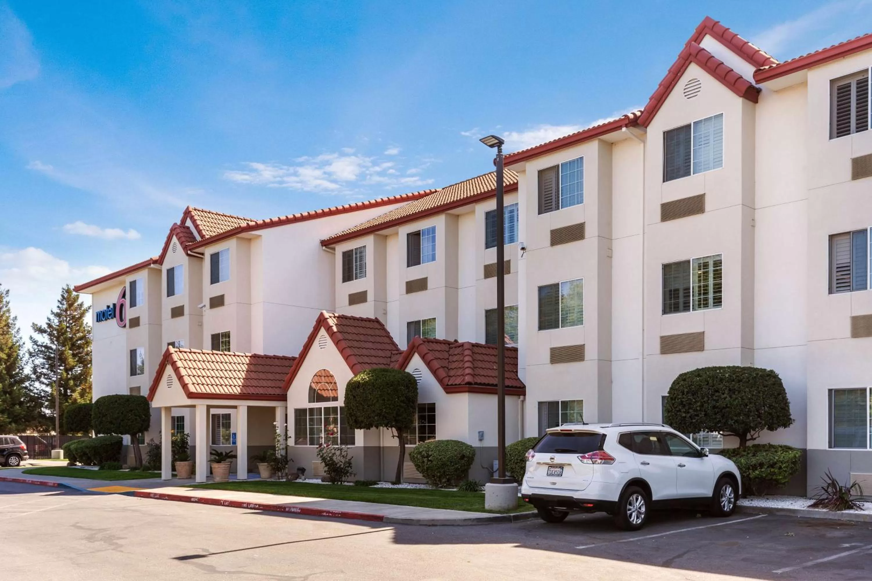 Property building in Motel 6-Dixon, CA