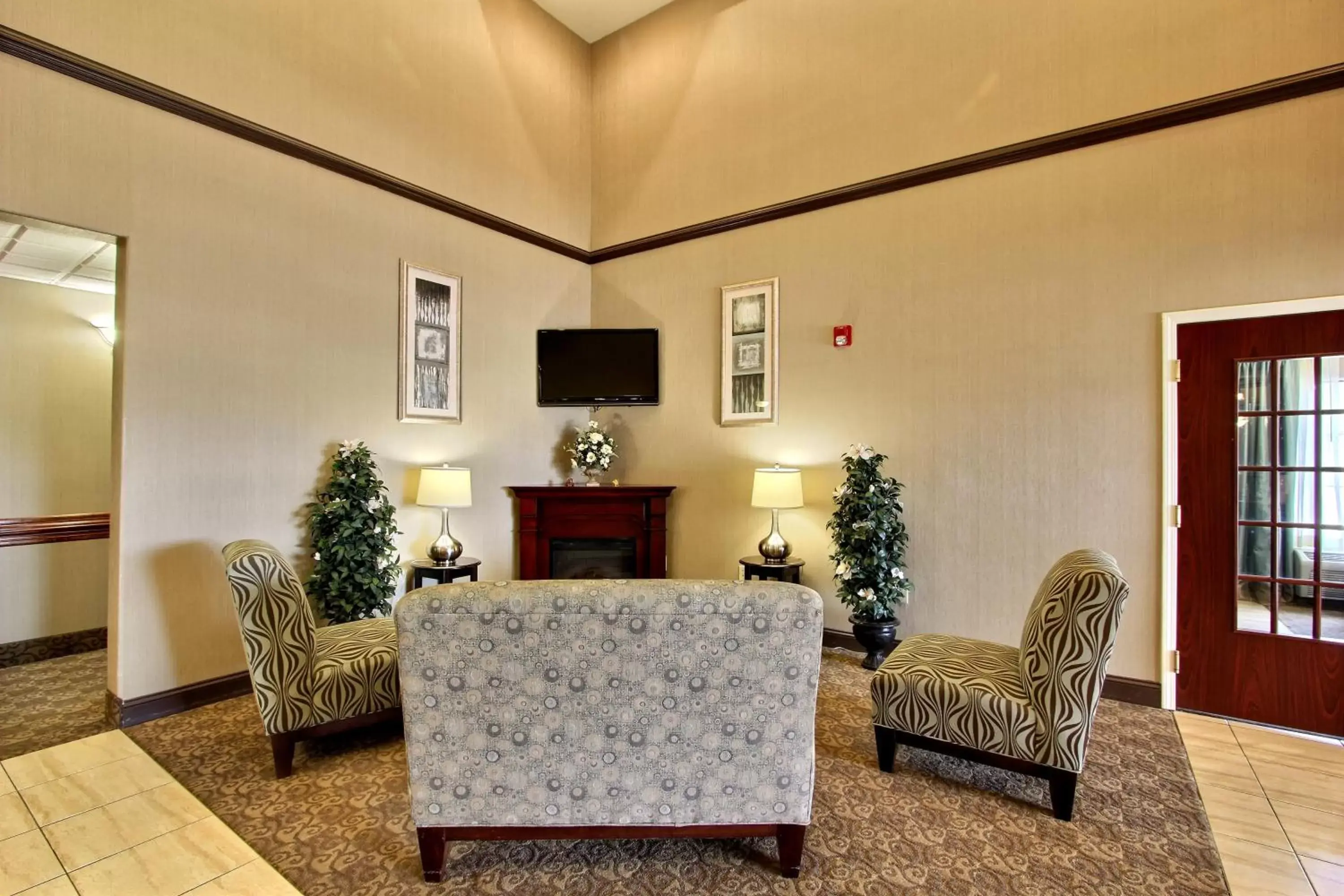 Lobby or reception in Magnolia Inn and Suites Pooler Lobby or reception in Magnolia Inn and Suites Pooler