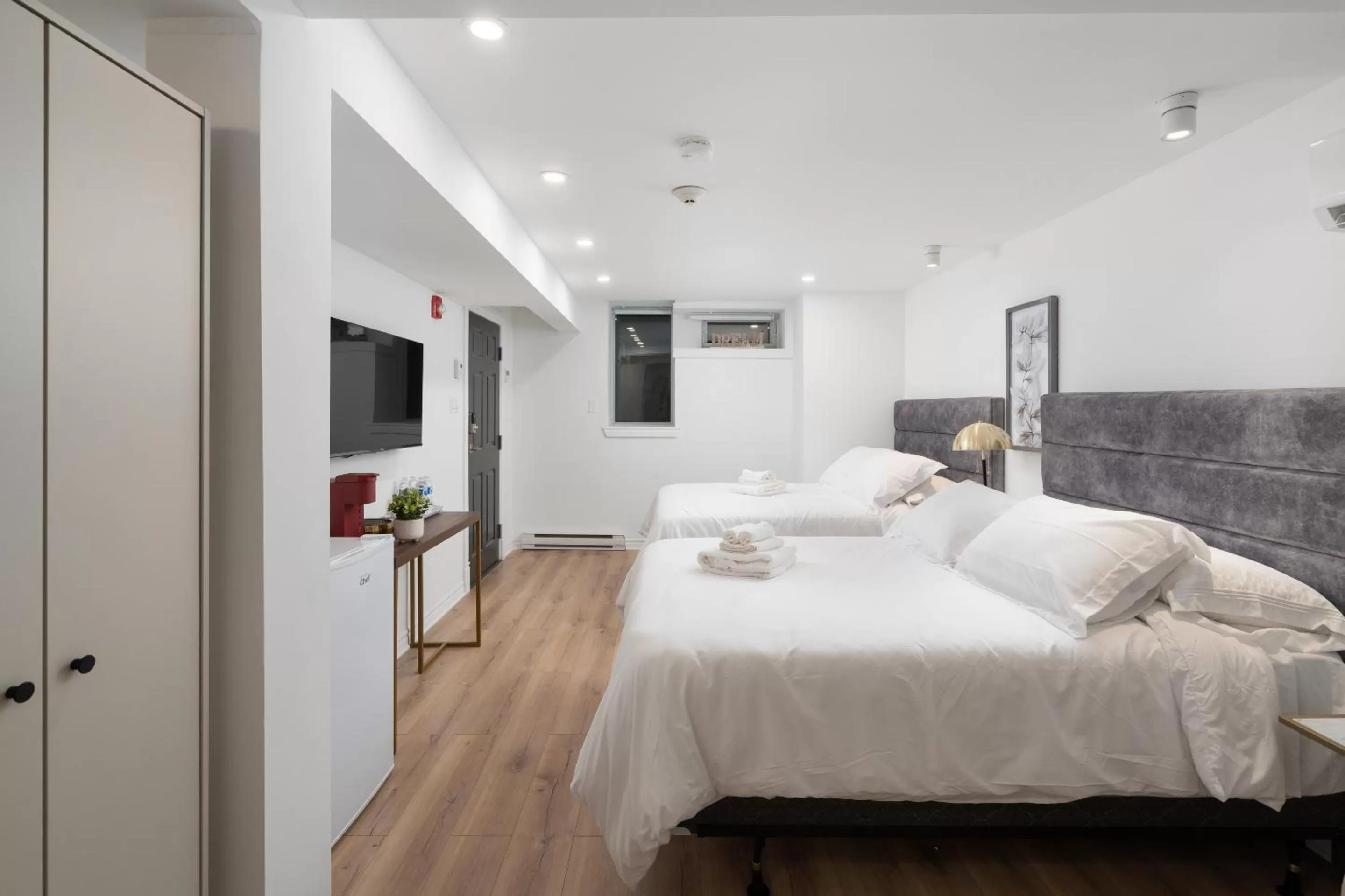 Bed in Le Penfield Par Nomade MTL