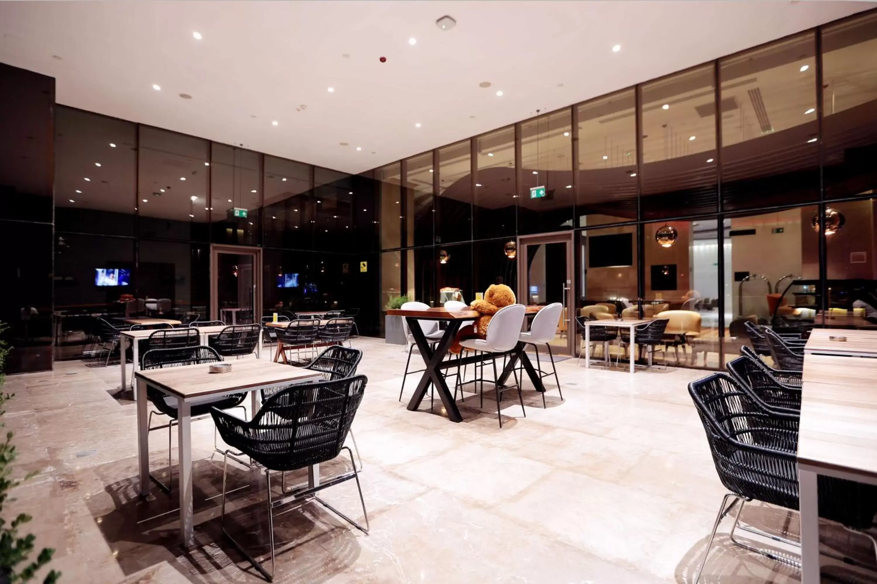 Dining area, Restaurant/Places to Eat in Doubletree by Hilton Istanbul Umraniye