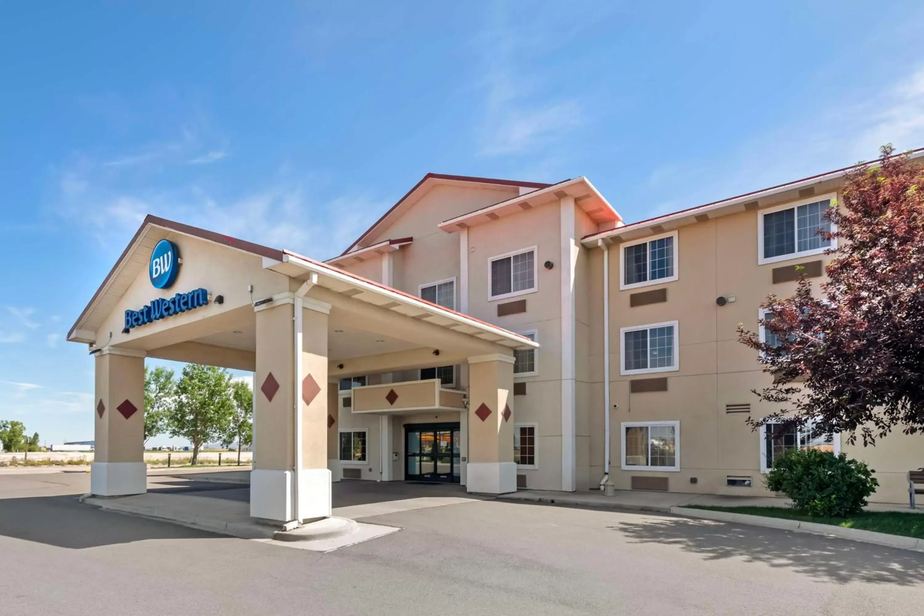 Property Building in Best Western Laramie Inn & Suites