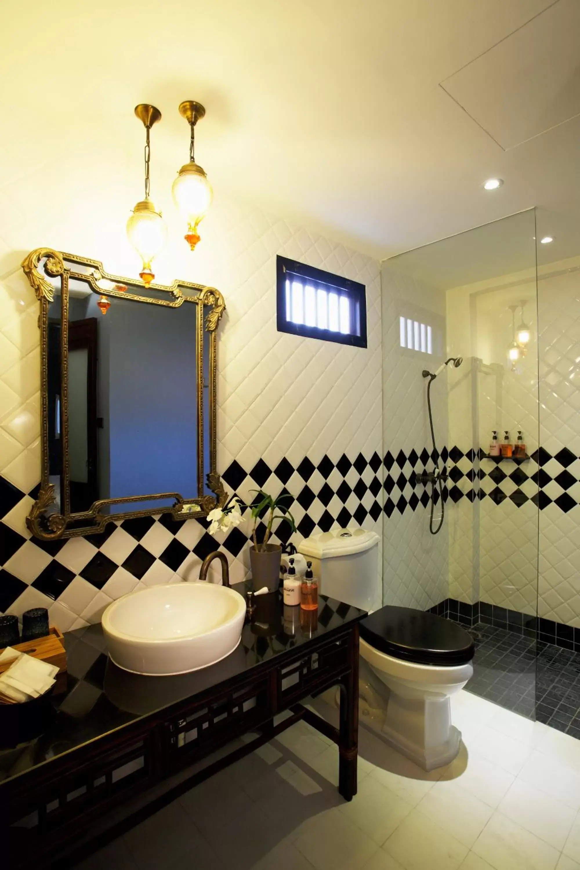 Bathroom in Baan Chart
