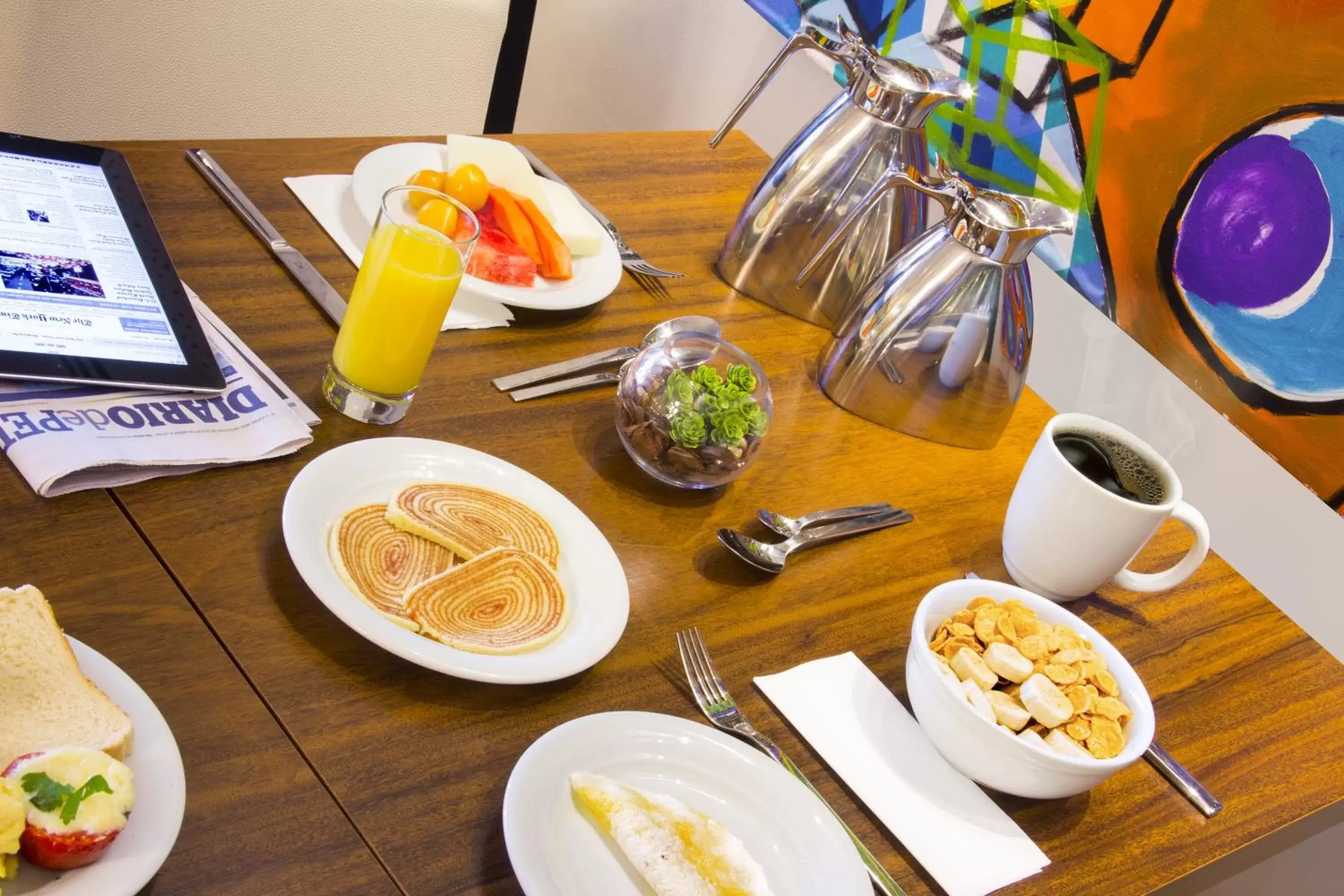 Restaurant/places to eat, Breakfast in Bugan Recife Boa Viagem Hotel - by Atlantica