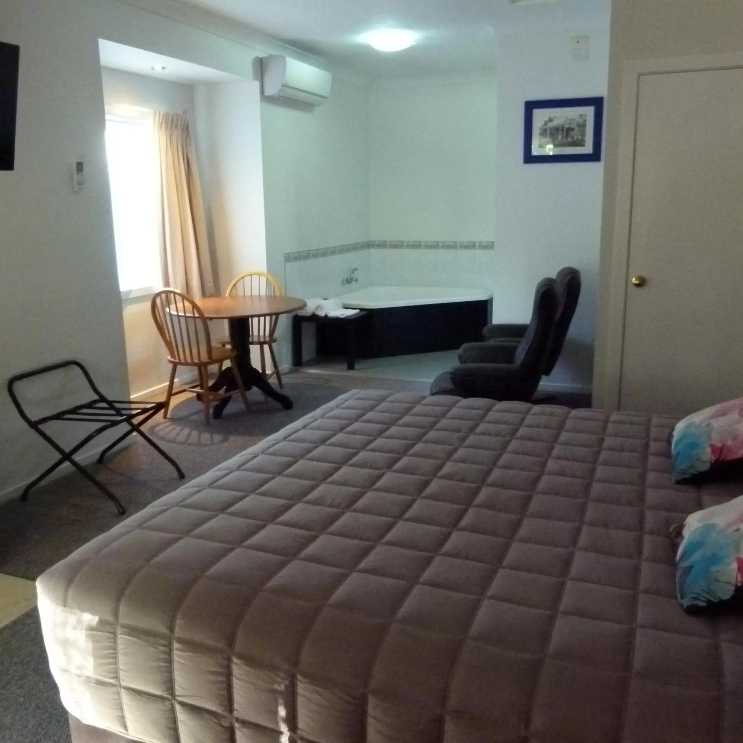 Photo of the whole room, Bed in Lismore Wilson Motel